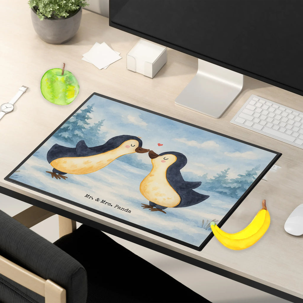 Schreibtischunterlage Pinguin Liebe Design Schreibunterlage, Schreibtischauflage, Bürobedarf, Büroartikel, Schreibwaren, Schreibtisch Unterlagen, Schreibtischunterlage Groß, Liebe, Partner, Freund, Freundin, Ehemann, Ehefrau, Heiraten, Verlobung, Heiratsantrag, Liebesgeschenk, Jahrestag, Hocheitstag, Pinguin, Pinguine, Pinguin Paar, Pinguinpaar, Pinguin Liebe, Paar, Pärchen. Liebespaar, Liebesbeweis, Liebesspruch, Hochzeitstag, Geschenk Freund, Geschenk Freundin, Verlobte, Verlobter, Love, Geschenk Hochzeitstag, Geschenkidee, Hochzeit, Gastgeschenk