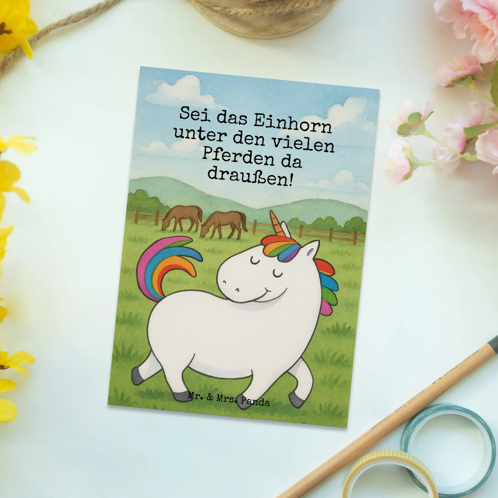 Postkarte Einhorn Stolzieren Design Postkarte, Karte, Geschenkkarte, Grußkarte, Einladung, Ansichtskarte, Geburtstagskarte, Einladungskarte, Dankeskarte, Ansichtskarten, Einladung Geburtstag, Einladungskarten Geburtstag, Einhorn, Einhörner, Einhorn Deko, Unicorn, stolz, anders, bunt, Pferd, Reiter, Reiten, Freundin, Geschenk