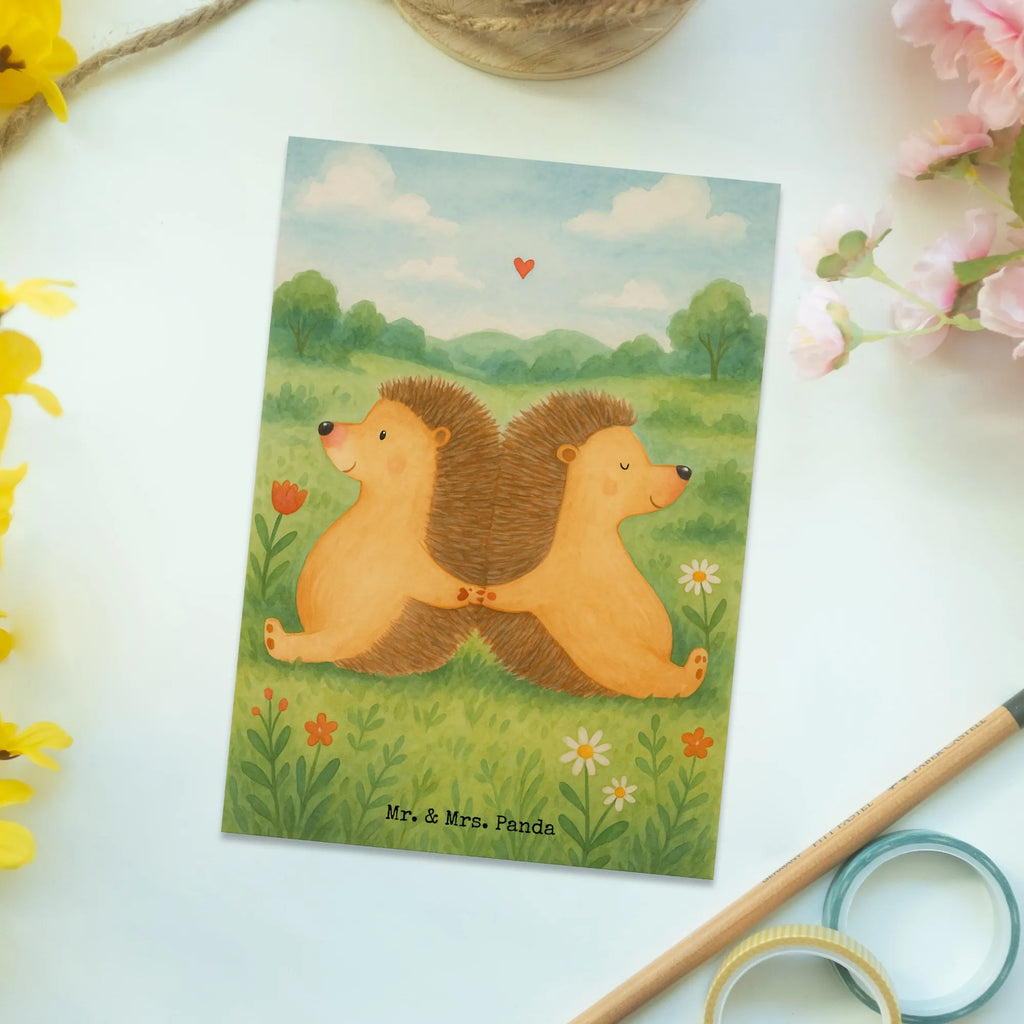 Postcard Hedgehogs holding hands Design Ansichtskarte, Karte, Grußkarte, Einladungskarte, Ansichtskarten, Einladungskarten Geburtstag, Einladung, Dankeskarte, Geburtstagskarte, Geschenkkarte, Einladung Geburtstag, Postkarte, Liebe, Partner, Freund, Freundin, Ehemann, Ehefrau, Heiraten, Verlobung, Heiratsantrag, Liebesgeschenk, Jahrestag, Hocheitstag, große Liebe, Igelliebe, Love, Hochzeit, Geschenk für zwei, Liebesbeweis, Liebesbotschaft, Lieblingsmensch, Hand in Hand, Gemeinsamkeit, Igel