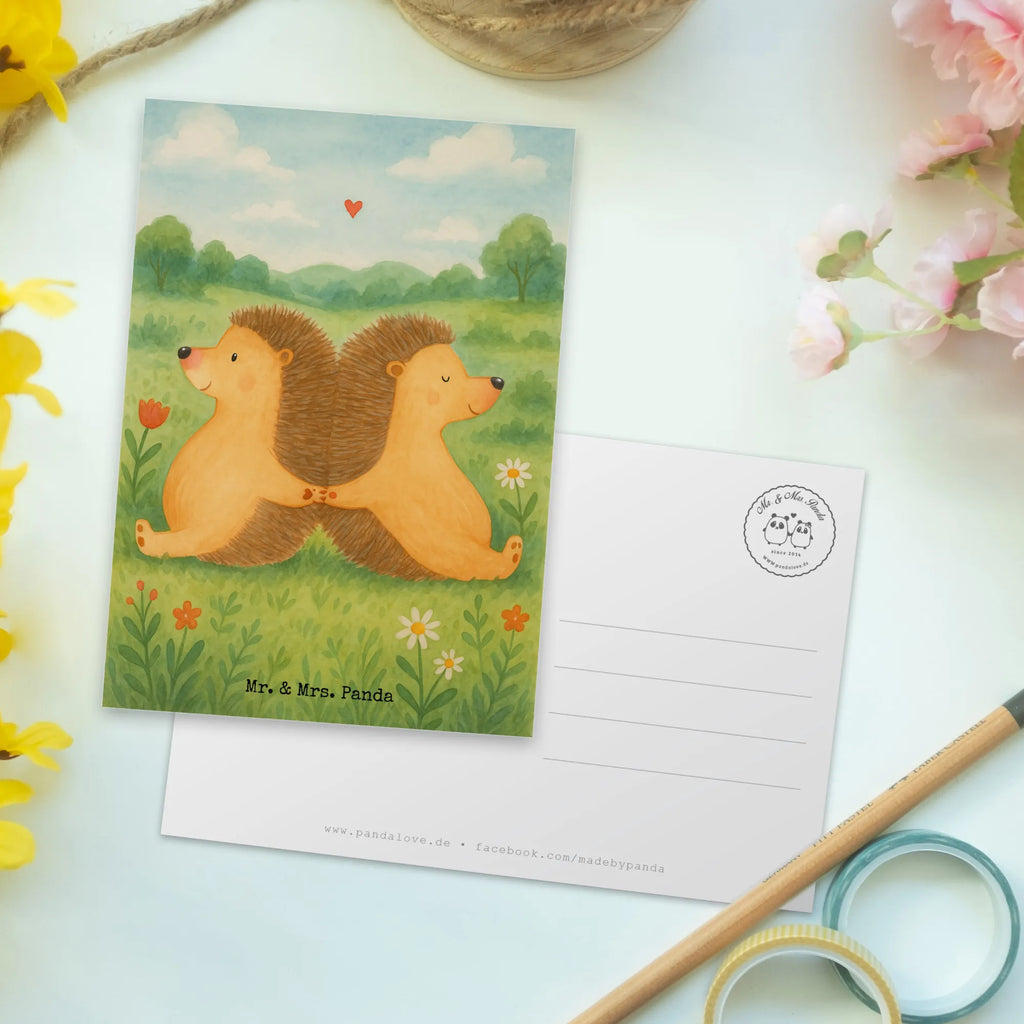 Postcard Hedgehogs holding hands Design Ansichtskarte, Karte, Grußkarte, Einladungskarte, Ansichtskarten, Einladungskarten Geburtstag, Einladung, Dankeskarte, Geburtstagskarte, Geschenkkarte, Einladung Geburtstag, Postkarte, Liebe, Partner, Freund, Freundin, Ehemann, Ehefrau, Heiraten, Verlobung, Heiratsantrag, Liebesgeschenk, Jahrestag, Hocheitstag, große Liebe, Igelliebe, Love, Hochzeit, Geschenk für zwei, Liebesbeweis, Liebesbotschaft, Lieblingsmensch, Hand in Hand, Gemeinsamkeit, Igel