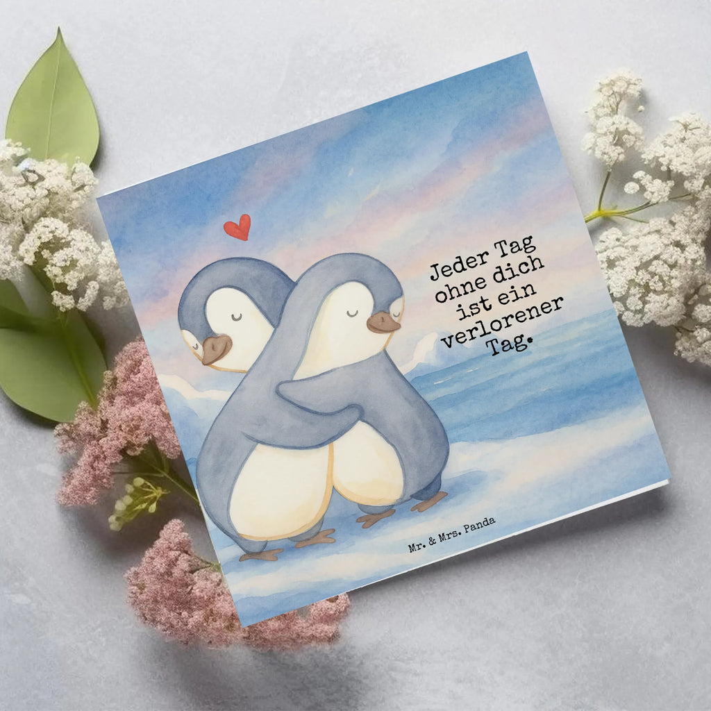 Deluxe Card penguins Cuddle Design Karte, Grußkarte, Klappkarte, Einladungskarte, Glückwunschkarte, Hochzeitskarte, Geburtstagskarte, Hochwertige Grußkarte, Hochwertige Klappkarte, Liebe, Partner, Freund, Freundin, Ehemann, Ehefrau, Heiraten, Verlobung, Heiratsantrag, Liebesgeschenk, Jahrestag, Hocheitstag, Valentinstag, Geschenk für Frauen, Hochzeitstag, Mitbringsel, Geschenk für Freundin, Geschenk für Partner, Liebesbeweis, für Männer, für Ehemann