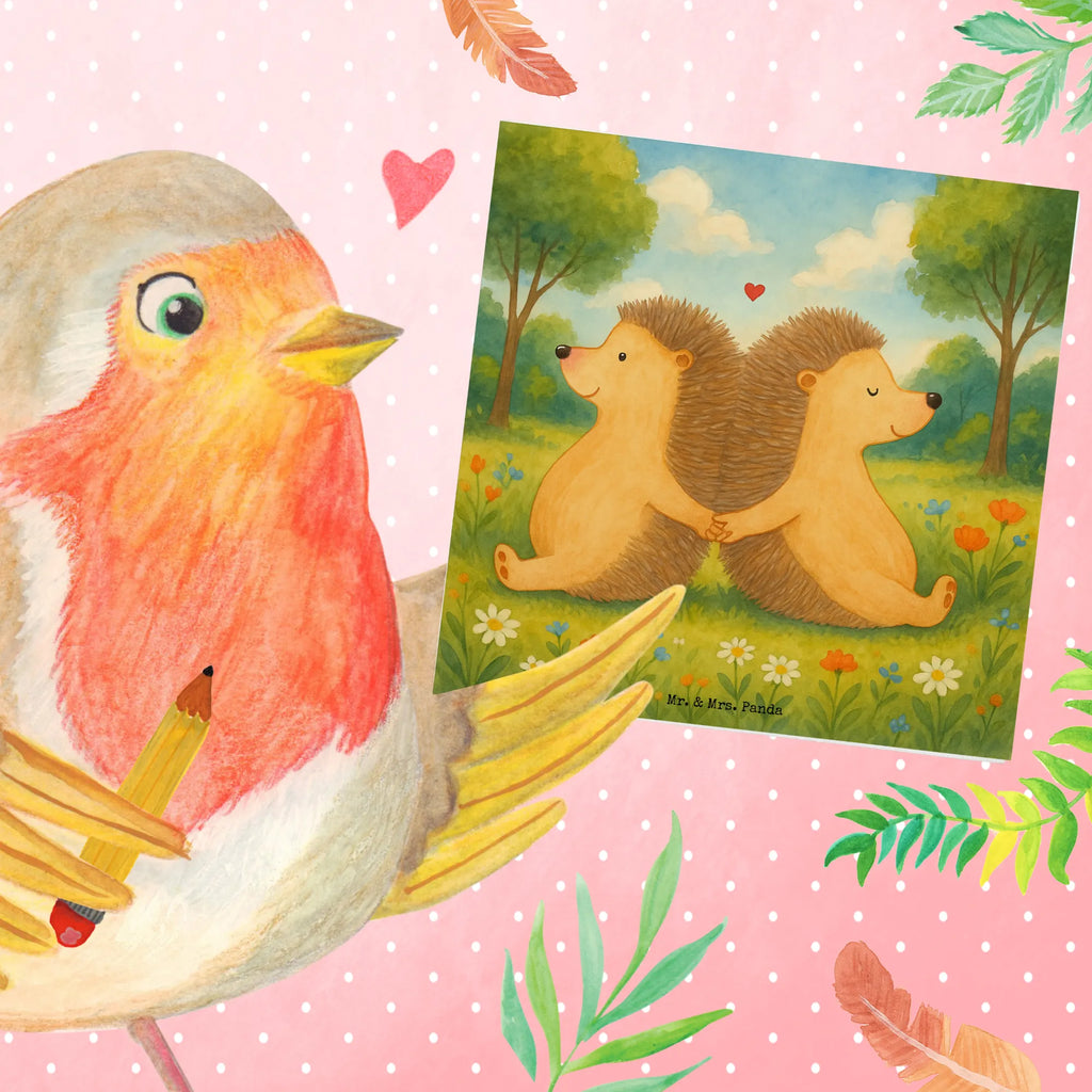 Deluxe Karte Igel händchenhaltend Design Karte, Grußkarte, Klappkarte, Einladungskarte, Glückwunschkarte, Hochzeitskarte, Geburtstagskarte, Hochwertige Grußkarte, Hochwertige Klappkarte, Liebe, Partner, Freund, Freundin, Ehemann, Ehefrau, Heiraten, Verlobung, Heiratsantrag, Liebesgeschenk, Jahrestag, Hocheitstag, Igel, Igelliebe, Hand in Hand, Liebesbeweis, große Liebe, Liebesbotschaft, Hochzeit, Lieblingsmensch, Gemeinsamkeit, Love, Geschenk für zwei