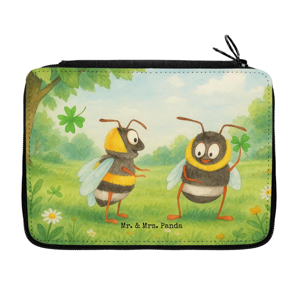 Federmappe Bienen Paar Design Büro Stifte Etui, Federmäppchen, Stifte Etui, Geschenk, Schülerin, Motiv, Kinder Federmappe, Federmäppchen bedruckt, Federmappe Einschulung, Grundschule, Kind, Schüler, Stifterolle, Bestückte Federmappe, Stiftetasche, Einschulung, Federmappe, Schule, Liebe, Partner, Freund, Freundin, Ehemann, Ehefrau, Heiraten, Verlobung, Heiratsantrag, Liebesgeschenk, Jahrestag, Hocheitstag, für Ehemann, für Männer, Schildkröten, Liebesbeweis, Geschenk für Partner, Hochzeitstag, Mitbringsel, Geschenk für Freundin, verliebte Schildkröten, Geschenk für Frauen, Valentinstag
