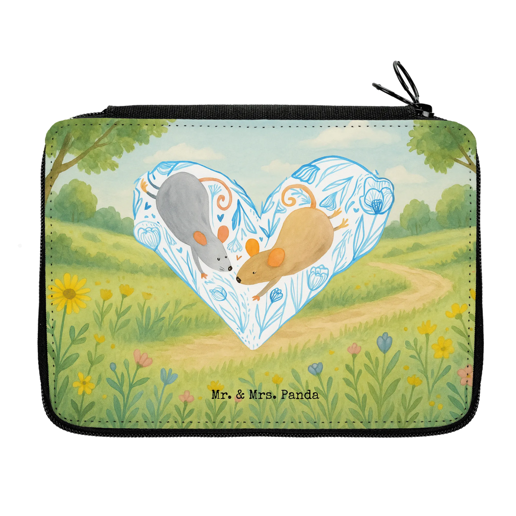 Federmappe Mäuse Herz Design Schülerin, Büro Stifte Etui, Kinder Federmappe, Einschulung, Kind, Motiv, Stifte Etui, Schüler, Federmäppchen bedruckt, Geschenk, Stiftetasche, Grundschule, Federmappe, Federmäppchen, Stifterolle, Bestückte Federmappe, Federmappe Einschulung, Schule, Liebe, Partner, Freund, Freundin, Ehemann, Ehefrau, Heiraten, Verlobung, Heiratsantrag, Liebesgeschenk, Jahrestag, Hocheitstag, Maus, Liebesbotschaft, Liebesbeweis, Geschenk für zwei, Lieblingsmensch, Hochzeit, Gemeinsamkeit, Love, Mäuse