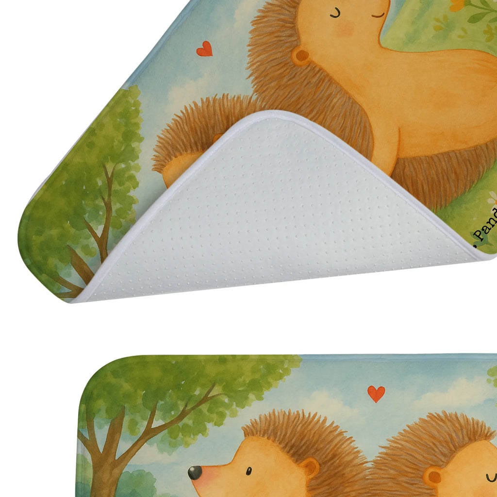 Badematte Igel händchenhaltend Design Badläufer, Badematten Set, Rutschfester Badvorleger, Duschvorleger, Badvorleger Für Gäste-WC, Waschbarer Badvorleger, Weicher Badvorleger, Rechteckiger Badvorleger, Teppich Fürs Bad, Bad Fußmatte, Badvorleger Mikrofaser, Badmatte Waschbar, Badvorleger Für Dusche, Badvorleger Für Badewanne, Runder Badvorleger, Badematte Rutschfest, Badvorleger Weiß, Badvorleger Design, Badvorleger Klassisch, Badvorleger Schwarz, Saugfähiger Badvorleger, Badezimmerteppich, Badvorleger, Badvorleger Baumwolle, Badgarnitur, Badvorleger Groß, Badvorleger Klein, Badvorleger Modern, Badvorleger Gemustert, Badvorleger Nachhaltig, Badteppich, Badezimmer Matte, Badvorleger Teppich, Badvorleger Vintage, Badematte, Weiche Badezimmermatte, Badvorleger Naturmaterial, Badvorleger Antirutsch, Liebe, Partner, Freund, Freundin, Ehemann, Ehefrau, Heiraten, Verlobung, Heiratsantrag, Liebesgeschenk, Jahrestag, Hocheitstag, Igelliebe, Liebesbeweis, Hand in Hand, große Liebe, Geschenk für zwei, Lieblingsmensch, Hochzeit, Igel, Love, Liebesbotschaft, Gemeinsamkeit