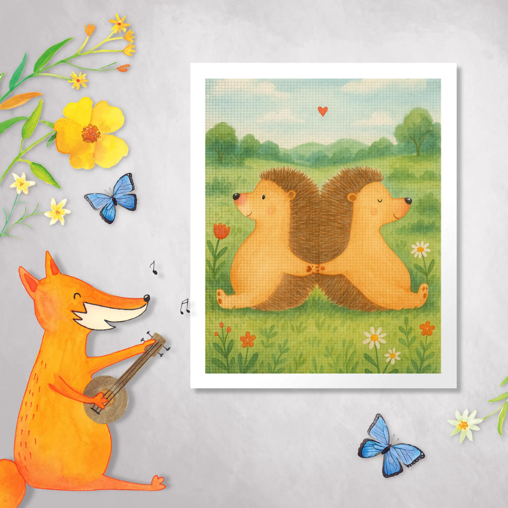 Diamond Painting Hedgehogs holding hands Design Kreativität, Diamond Painting, DIY, Kristallbild, Liebe, Partner, Freund, Freundin, Ehemann, Ehefrau, Heiraten, Verlobung, Heiratsantrag, Liebesgeschenk, Jahrestag, Hocheitstag, Hochzeit, Liebesbeweis, Hand in Hand, große Liebe, Gemeinsamkeit, Liebesbotschaft, Geschenk für zwei, Igelliebe, Love, Igel, Lieblingsmensch