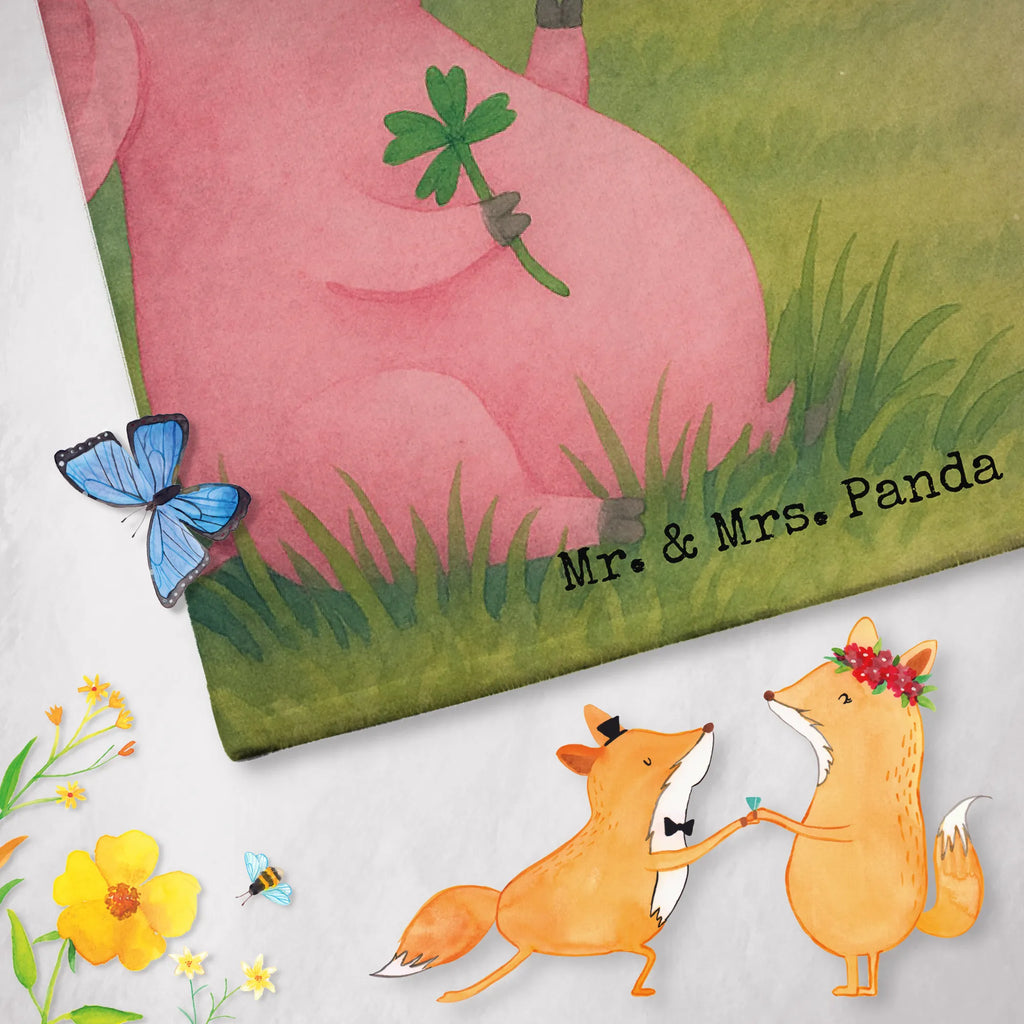 Personalized Bath Towel Pig Luck Design Duschtuch mit Namen, Saunatuch mit Namen, Strandtuch mit Namen, Personalisiertes Badetuch, Kinder Handtuch mit Namen, Personalisiertes Handtuch, Badetuch mit Namen, Tiermotive, Gute Laune, lustige Sprüche, Tiere, Schwein, Glücksschwein. Glück, Ziele, Sernchen, Sterne, Glücksbringer, Träume, Motivation, Schweinchen