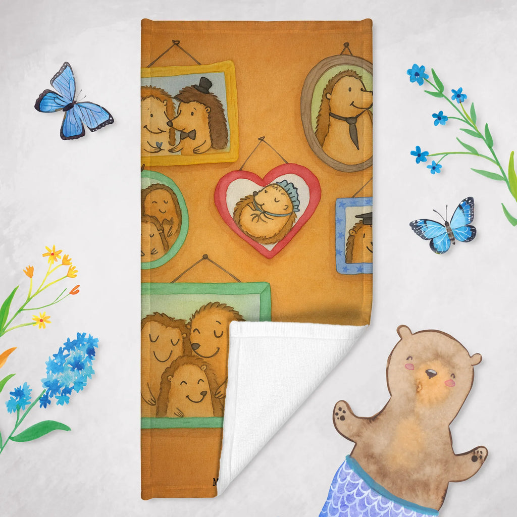 Personalized Bath Towel Hedgehog family Design Duschtuch mit Namen, Saunatuch mit Namen, Strandtuch mit Namen, Kinder Handtuch mit Namen, Personalisiertes Handtuch, Personalisiertes Badetuch, Badetuch mit Namen, Familie, Vatertag, Muttertag, Bruder, Schwester, Mama, Papa, Oma, Opa, Liebe, Glück, Bilder, Zusammenhalt, Igel