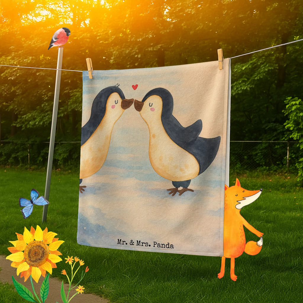 Personalized Bath Towel penguins kiss Design Saunatuch mit Namen, Duschtuch mit Namen, Kinder Handtuch mit Namen, Badetuch mit Namen, Strandtuch mit Namen, Personalisiertes Handtuch, Personalisiertes Badetuch, Liebe, Partner, Freund, Freundin, Ehemann, Ehefrau, Heiraten, Verlobung, Heiratsantrag, Liebesgeschenk, Jahrestag, Hocheitstag, Hochzeitstag, Geschenk für Frauen, Valentinstag, für Ehemann, Geschenk für Partner, Geschenk für Freundin, Mitbringsel, Liebesbeweis, für Männer