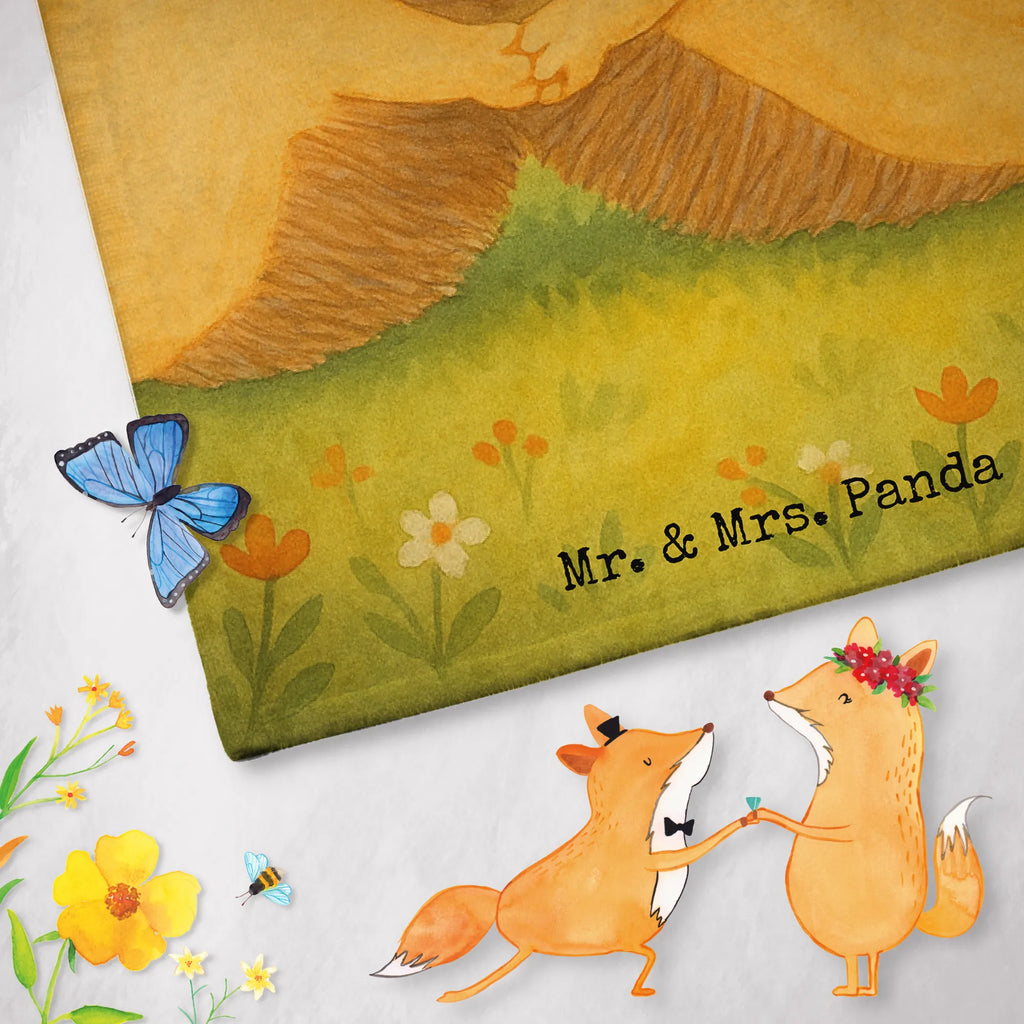 Personalisiertes Badehandtuch Igel händchenhaltend Design Personalisiertes Badetuch, Personalisiertes Handtuch, Saunatuch mit Namen, Strandtuch mit Namen, Badetuch mit Namen, Duschtuch mit Namen, Kinder Handtuch mit Namen, Liebe, Partner, Freund, Freundin, Ehemann, Ehefrau, Heiraten, Verlobung, Heiratsantrag, Liebesgeschenk, Jahrestag, Hocheitstag, Geschenk für zwei, Lieblingsmensch, Liebesbeweis, Love, große Liebe, Hand in Hand, Liebesbotschaft, Igel, Gemeinsamkeit, Igelliebe, Hochzeit