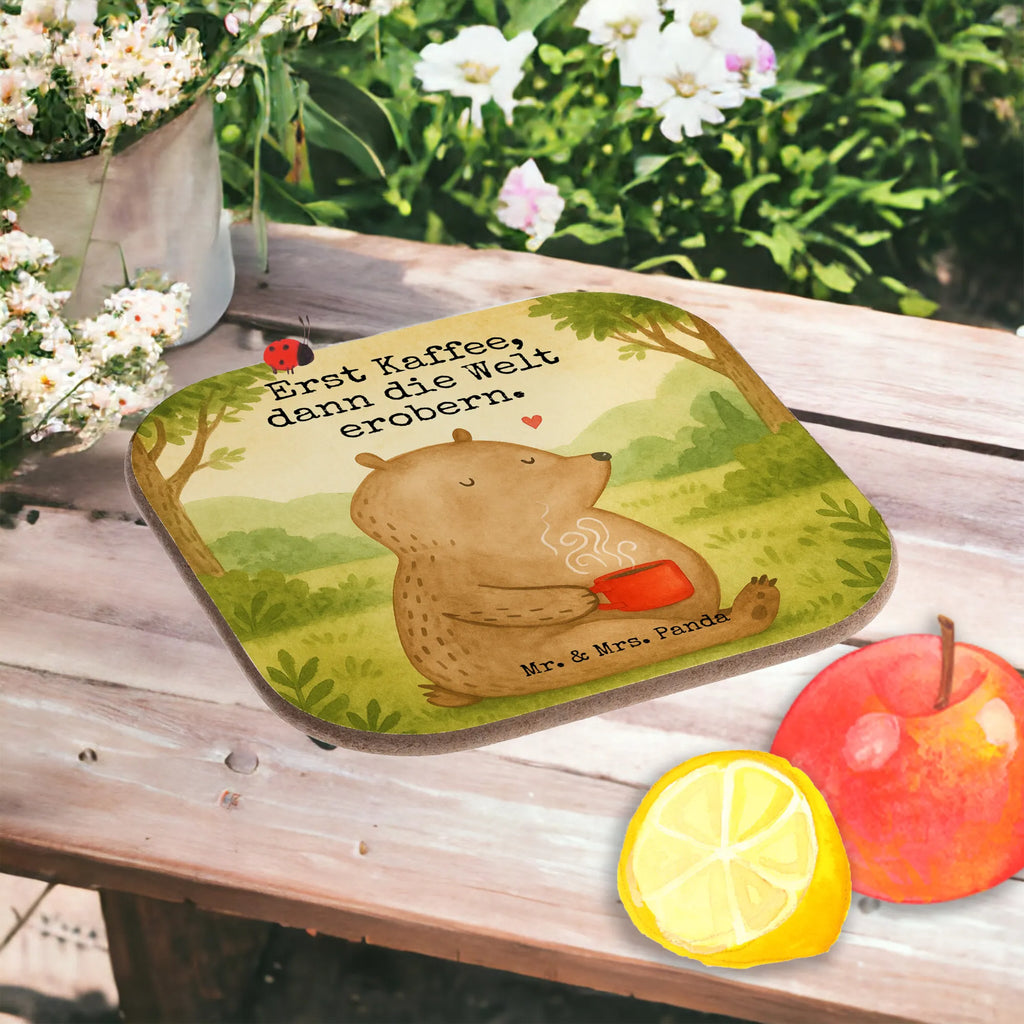 Square coaster bear Coffee Design Korkuntersetzer, Untersetzer Gläser, Untersetzer aus Holz, Untersetzer Design, Getränkeuntersetzer, Untersetzer für Gläser, Glasuntersetzer, Bierdeckel, Holzuntersetzer, Tassen Untersetzer, Untersetzer, Untersetzer Holz, Bär, Teddy, Teddybär, Morgenroutine, Bären, guten Morgen, Motivation, Coffee, Welt retten, Kaffee, Welt erobern