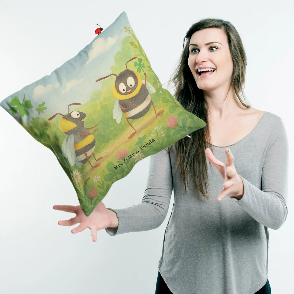 Cushion bumblebees shamrock Design Couchkissen, Kissenhülle, Sofakissen, Dekokissen 40x40, sitzkissen, Kissen, sofakissen, Kissen 40x40 Waschbar, Kissenbezüge, Motivkissen, Kopfkissen 40x40, Kopfkissen, Zierkissen, Dekokissen Sofa, Dekokissen, Kissen 40x40, Kissenhülle 40x40, Sofakissen 40x40, Kissenbezug 40x40, Tiermotive, Gute Laune, lustige Sprüche, Tiere, Hummel, Biene Deko, Spruch schön, Spruch positiv, glücklich werden, Biene, Spruch fröhlich, glücklich sein