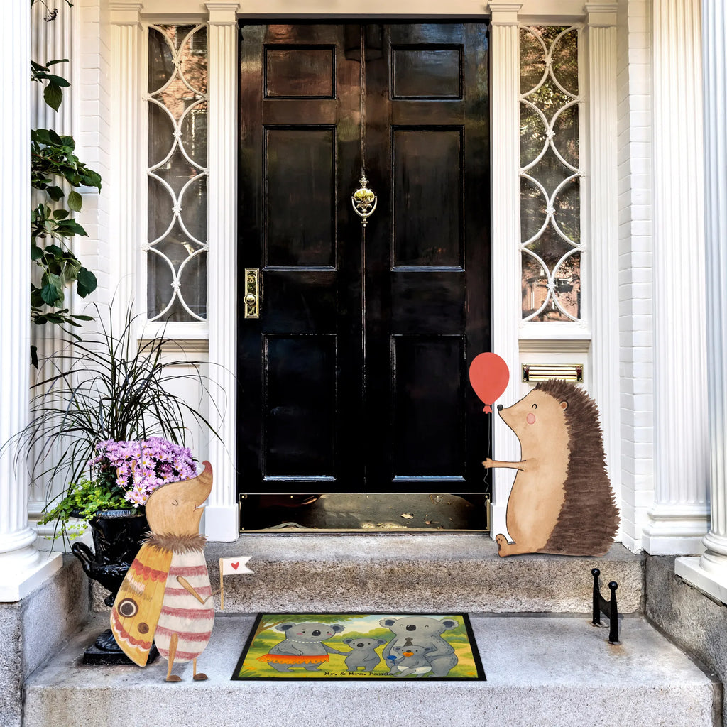 Doormat Rodzina koali Design Fußmatte außen wetterfest, Eingangsteppich, Gummimatte, Matte, Haustürmatte, Schmutzmatte, Fußabtreter, Schmutzfänger, Fußabstreifer, Motivfußmatte, Fußabtreter außen, Schmutzfangmatte waschbar, Fußmatten, Schmutzfangteppich, Sauberlaufmatte, Fußmatte außen, Fußabstreifer außen, Vorleger, Fussmatten online, Schmutzfangmatte, Fußmatte waschbar, Gummi Matte, Fußmatte outdoor, Fußmatte innen, Türmatte, Fussmatten, Türvorleger, Familie, Vatertag, Muttertag, Bruder, Schwester, Mama, Papa, Oma, Opa, Familienleben, Geschwister, Kinder, Koalas, Family, Koala