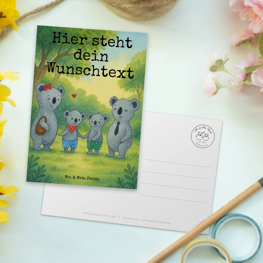 Personalised postcard Rodzina koali dwa Design Ansichtskarte mit Wunschtext, Grußkarte mit Wunschtext, Karte mit Wunschtext, Grußkarte mit Namen, Postkarte mit Wunschtext, Ansichtskarte mit Namen, Postkarte personalisierbar, Postkarte bedrucken, Geschenkkarte mit Wunschtext, Einladung mit Namen, Postkarte mit Namen, Einladung mit Wunschtext, Karte mit Namen, Geschenkkarte mit Namen, Familie, Vatertag, Muttertag, Bruder, Schwester, Mama, Papa, Oma, Opa, Koalabär, Familienzeit, Lieblingsfamilie, Familienleben, Koala, Koalafamilie, beste Familie