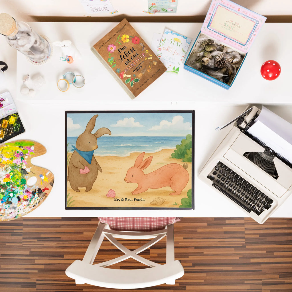 Desk pad Bunnies with seashell Design Schreibunterlage, Schreibtischauflage, Bürobedarf, Büroartikel, Schreibwaren, Schreibtisch Unterlagen, Schreibtischunterlage Groß, Familie, Vatertag, Muttertag, Bruder, Schwester, Mama, Papa, Oma, Opa, Hasen, beste Freundin, Freundin, Freundinnen, best friends, BFF, Muscheln sammeln, Muscheln, Meer