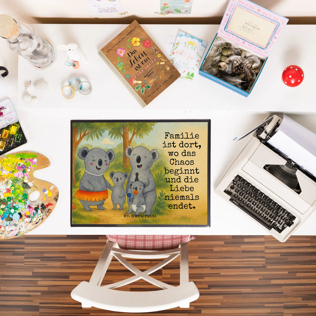 Podkładka na biurko Rodzina koali Design Schreibtischauflage, Schreibwaren, Schreibunterlage, Büroartikel, Bürobedarf, Schreibtisch Unterlagen, Schreibtischunterlage Groß, Familie, Vatertag, Muttertag, Bruder, Schwester, Mama, Papa, Oma, Opa, Kinder, Koala, Koalas, Family, Geschwister, Familienleben