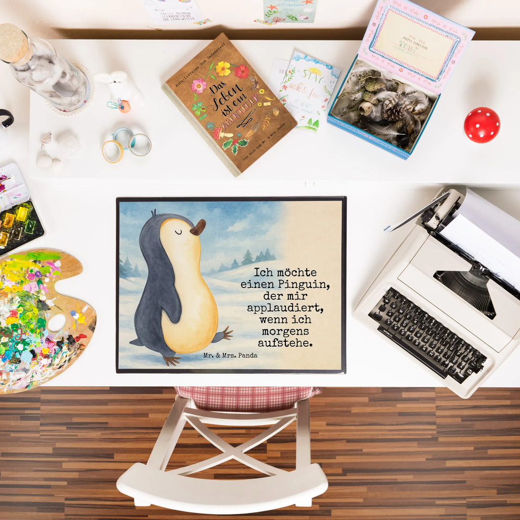 Schreibtischunterlage Pinguin marschieren Design Büroartikel, Bürobedarf, Schreibwaren, Schreibtischunterlage Groß, Schreibunterlage, Schreibtisch Unterlagen, Schreibtischauflage, Pinguin, Langschläfer, Frühaufsteher, Bruder, Familie, Schwester, Pinguine