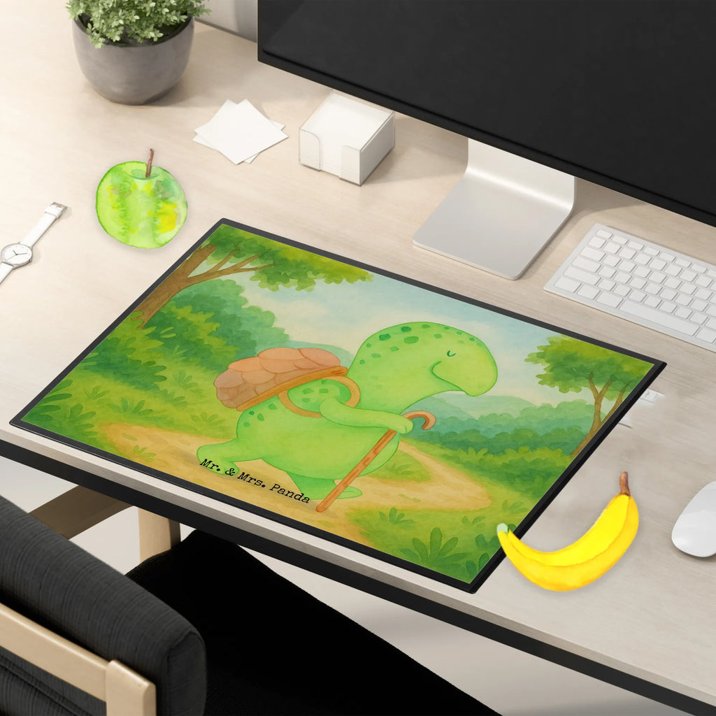 Schreibtischunterlage Schildkröte Wanderer Design Schreibunterlage, Schreibtischauflage, Bürobedarf, Büroartikel, Schreibwaren, Schreibtisch Unterlagen, Schreibtischunterlage Groß, Schildkröte, Schildkröten, Motivation, Motivationsspruch, Motivationssprüche, Neuanfang