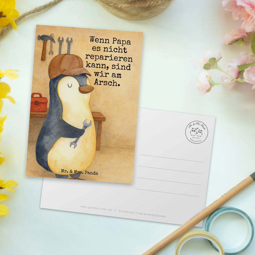 Pocztówka Jeśli tata tego nie naprawi, to jesteśmy w dupie Design Einladungskarte, Dankeskarte, Postkarte, Karte, Geschenkkarte, Einladung Geburtstag, Ansichtskarten, Ansichtskarte, Einladungskarten Geburtstag, Grußkarte, Einladung, Geburtstagskarte, Familie, Vatertag, Muttertag, Bruder, Schwester, Mama, Papa, Oma, Opa, Bester Papa der Welt, Geschenk Papa, Vater