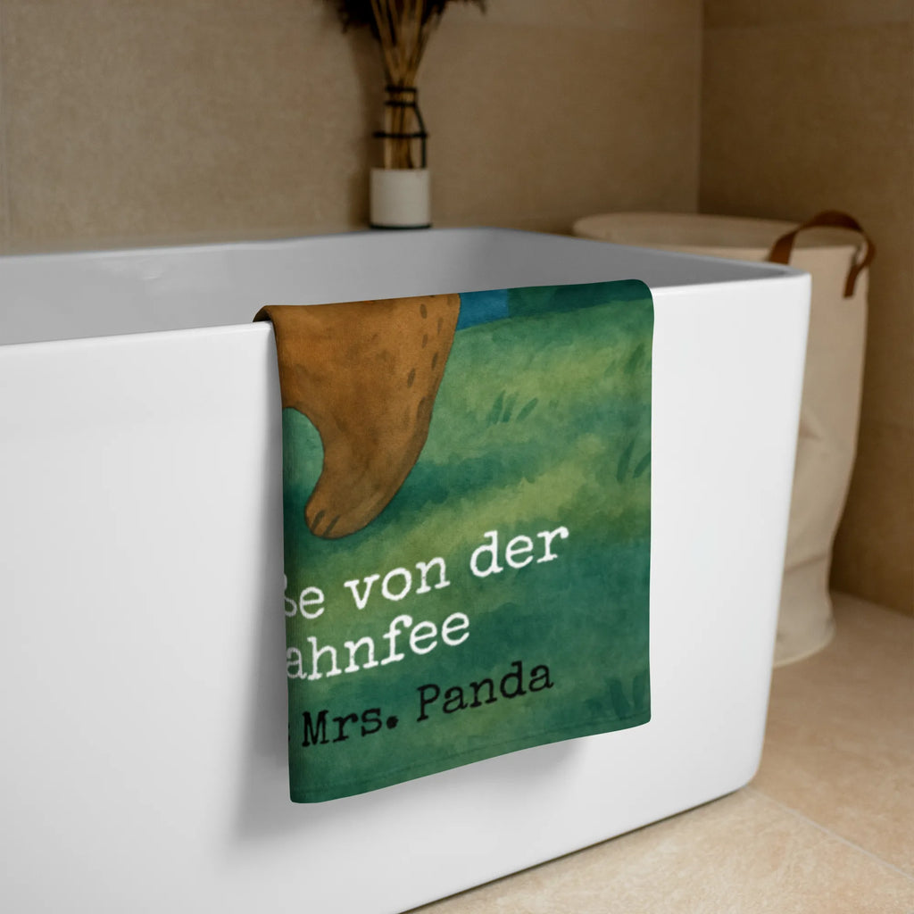 XL Badehandtuch Bär Zahnfee Design Pflegeleichtes Handtuch Groß, Badehandtuch XL, Handtuch XL Für Kinder, Waschbares Handtuch XL, Design Handtuch XL, XL Handtuch Grau, Handtuch Für Wellness, Handtuch XL Für Frauen, Handtuch XL Klassisch, Umweltfreundliches Handtuch Groß, Handtuch Für Sauna Groß, Großes Handtuch Für Badezimmer, Handtuch XL Geschenkidee, Nachhaltiges Handtuch XL, Saunatuch XL, Handtuch Für Strand XL, Handtuch Für Erwachsene XL, Duschtuch XL, Handtuch Für Dusche XL, XL Handtuch, XL Handtuch Mit Muster, Weiches XL Handtuch, Extra Großes Handtuch, XL Handtuch Weiß, XL Handtuch Bunt, Flauschiges Handtuch XL, Handtuch XL Aus Baumwolle, Großes Handtuch, Mikrofaser Handtuch XL, Handtuch XL Für Männer, Handtuch Groß Für Sport, Strapazierfähiges XL Handtuch, Handtuch Übergröße, Handtuch XL Modern, XL Handtuch Aus Bio Baumwolle, Handtuch Für Große Personen, Saugfähiges Großes Handtuch, Badetuch Extra Groß, Großes Handtuch Unifarben, Bär, Teddy, Teddybär, Fee, Milchzahn, Zahnfee, Erster Zahn