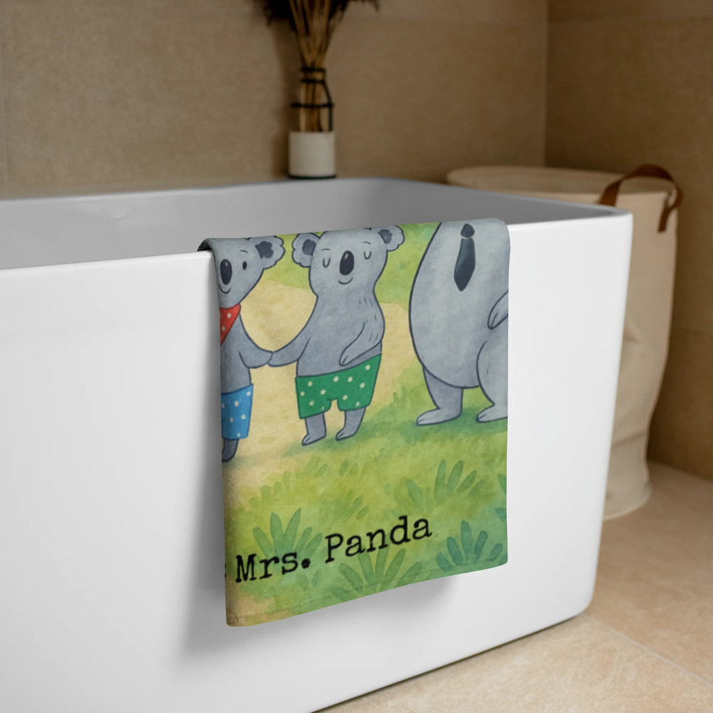 XL bath towel Koala family with two kids Design Handtuch XL Für Kinder, Großes Handtuch, Waschbares Handtuch XL, XL Handtuch Weiß, Handtuch Für Große Personen, Saugfähiges Großes Handtuch, Extra Großes Handtuch, Flauschiges Handtuch XL, XL Handtuch Bunt, Nachhaltiges Handtuch XL, Handtuch XL Geschenkidee, Weiches XL Handtuch, Saunatuch XL, Mikrofaser Handtuch XL, Handtuch XL Klassisch, XL Handtuch, Handtuch Groß Für Sport, Pflegeleichtes Handtuch Groß, Großes Handtuch Unifarben, Handtuch XL Modern, Handtuch Für Erwachsene XL, Strapazierfähiges XL Handtuch, Handtuch Für Wellness, Duschtuch XL, Handtuch Für Sauna Groß, Design Handtuch XL, Handtuch XL Für Frauen, Handtuch XL Für Männer, XL Handtuch Aus Bio Baumwolle, XL Handtuch Mit Muster, Badehandtuch XL, Handtuch Für Strand XL, Handtuch Für Dusche XL, Handtuch XL Aus Baumwolle, Badetuch Extra Groß, Großes Handtuch Für Badezimmer, XL Handtuch Grau, Handtuch Übergröße, Umweltfreundliches Handtuch Groß, Familie, Vatertag, Muttertag, Bruder, Schwester, Mama, Papa, Oma, Opa, Familienzeit, beste Familie, Koalafamilie, Koalabär, Lieblingsfamilie, Koala, Familienleben