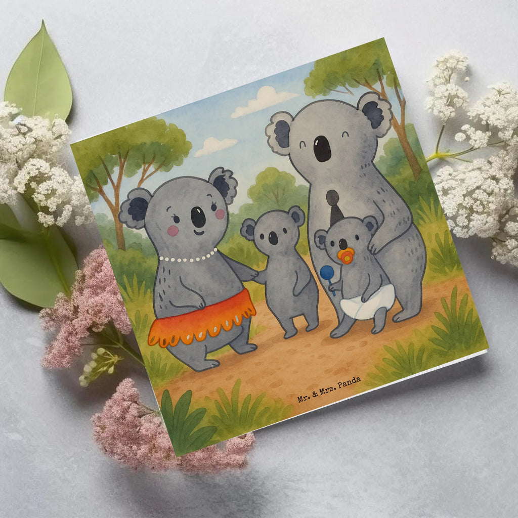 Deluxe Card Koala Family Design Karte, Grußkarte, Klappkarte, Einladungskarte, Glückwunschkarte, Hochzeitskarte, Geburtstagskarte, Hochwertige Grußkarte, Hochwertige Klappkarte, Familie, Vatertag, Muttertag, Bruder, Schwester, Mama, Papa, Oma, Opa, Koala, Koalas, Family, Kinder, Geschwister, Familienleben