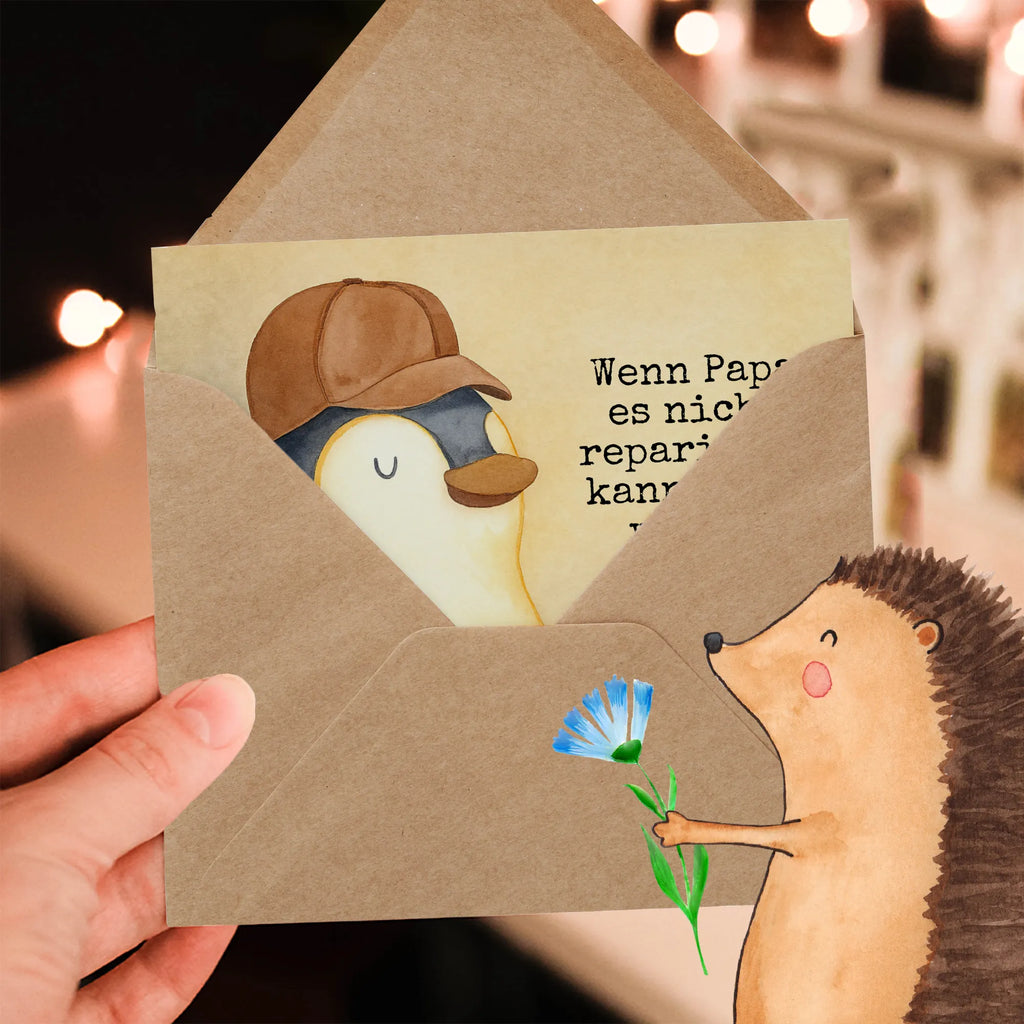 Deluxe Card If Daddy can't fix it, we're screwed. Design Karte, Grußkarte, Klappkarte, Einladungskarte, Glückwunschkarte, Hochzeitskarte, Geburtstagskarte, Hochwertige Grußkarte, Hochwertige Klappkarte, Familie, Vatertag, Muttertag, Bruder, Schwester, Mama, Papa, Oma, Opa, Vater, Geschenk Papa, Bester Papa der Welt