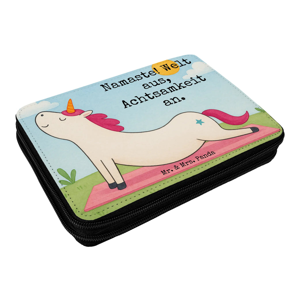 Federmappe Einhorn Yoga Design Motiv, Schüler, Grundschule, Federmappe Einschulung, Federmappe, Schülerin, Einschulung, Federmäppchen bedruckt, Büro Stifte Etui, Federmäppchen, Kinder Federmappe, Schule, Stifterolle, Geschenk, Stifte Etui, Stiftetasche, Bestückte Federmappe, Kind, Einhorn, Einhörner, Einhorn Deko, Unicorn, Yogamatte, Entspannung, Joga, Namaste, Sport, süß, Yoga, lustig, witzig, Achtsamkeit