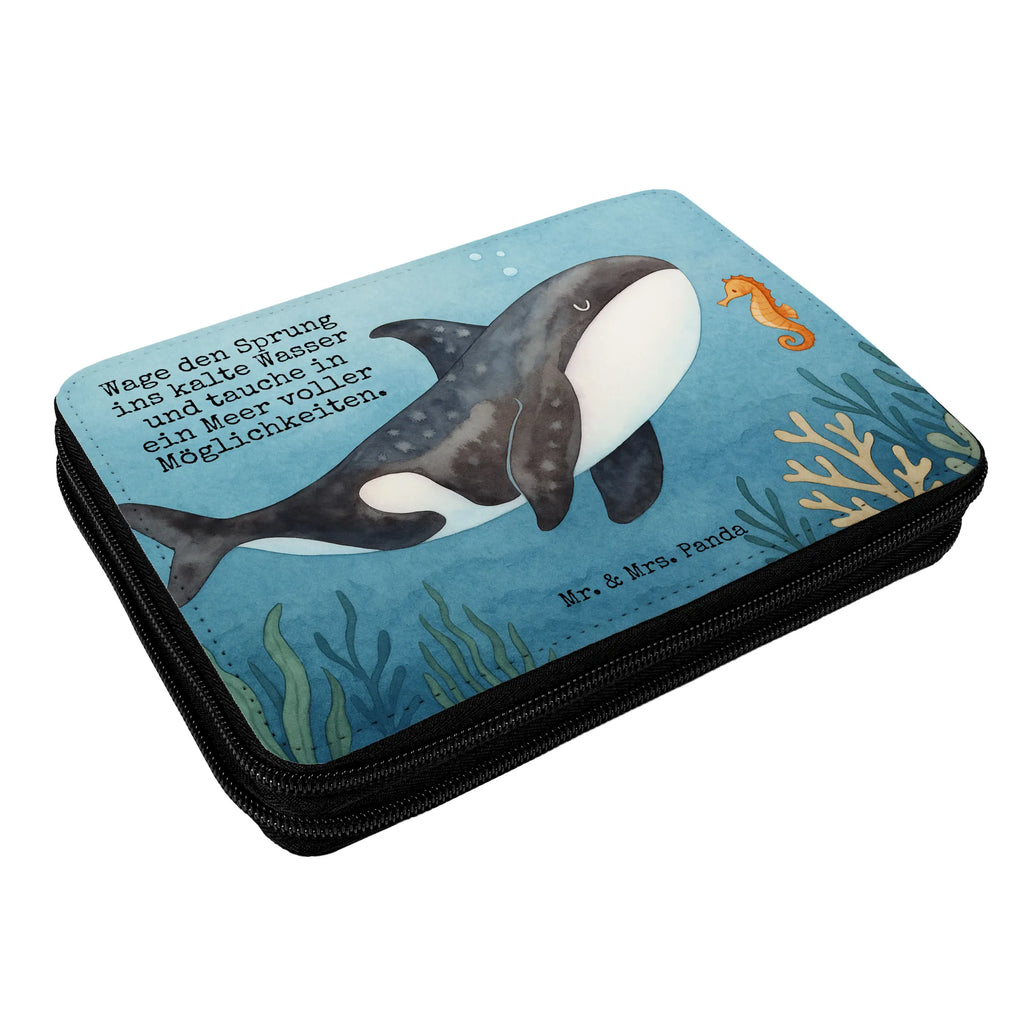 Leather folder Orca Design Federmappe, Stiftetasche, Stifte Etui, Schule, Einschulung, Geschenk, Kind, Schüler, Schülerin, Stifterolle, Federmäppchen, Motiv, Grundschule, Federmäppchen bedruckt, Büro Stifte Etui, Bestückte Federmappe, Kinder Federmappe, Federmappe Einschulung, Meerestiere, Meer, Urlaub, Orca, Orcas, Killerwal, Wal, Möglichkeiten, Büro, Arbeit, Motivation, Selbstliebe, Neustart, Startup