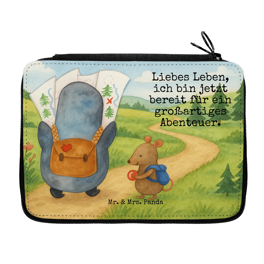 Leather folder Penguin & Mouse Hiker Design Federmappe, Stiftetasche, Stifte Etui, Schule, Einschulung, Geschenk, Kind, Schüler, Schülerin, Stifterolle, Federmäppchen, Motiv, Grundschule, Federmäppchen bedruckt, Büro Stifte Etui, Bestückte Federmappe, Kinder Federmappe, Federmappe Einschulung, Pinguin, Pinguine, Abenteurer, Abenteuer, Roadtrip, Ausflug, Wanderlust, wandern