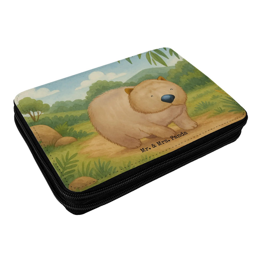 Federmappe Wombat Design Federmappe, Stiftetasche, Stifte Etui, Schule, Einschulung, Geschenk, Kind, Schüler, Schülerin, Stifterolle, Federmäppchen, Motiv, Grundschule, Federmäppchen bedruckt, Büro Stifte Etui, Bestückte Federmappe, Kinder Federmappe, Federmappe Einschulung, Tiermotive, Gute Laune, lustige Sprüche, Tiere, Wombat, Das Leben ist schön, Motivation, Spruch, Australien