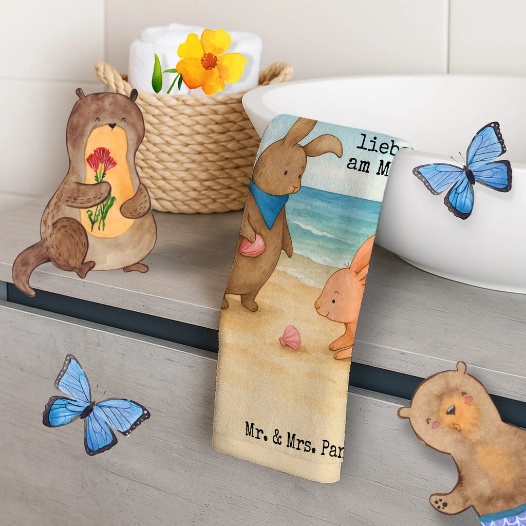 Gästehandtuch Hasen Muschel Design Gästehandtuch Bunt, Gästehandtuch Modern, Gästehandtuch Hochwertig, Gästehandtuch, Handtuch Für Gäste-WC, Gästehandtuch Ökologisch, Kleines Handtuch, Gästehandtuch Bio Baumwolle, Gästehandtuch Weich, Gästehandtuch Bad, Gästehandtuch Badezimmer, Gästehandtuch Für Hotels, Handtuch Für Gäste, Gästehandtuch Beige, Gästehandtuch Nachhaltig, Handtuch Für Toilette, Gästehandtücher, Gästehandtuch Set, Gästehandtuch Baumwolle, Gästehandtuch Klassisch, Gäste-Tuch, Handtuch Gästezimmer, Handtuch Klein, Gästehandtuch 30x50, Gästehandtuch Saugfähig, Waschhandtuch, Gästehandtuch Waschbar, Gästehandtuch Schnell Trocknend, Gästehandtuch Pflegeleicht, Gästehandtuch Strapazierfähig, Gästehandtuch Weiß, Gästehandtuch Schwarz, Gästehandtuch Grau, Gästehandtuch Mit Muster, Gästehandtuch Mit Bordüre, Handtuch Gästeformat, Familie, Vatertag, Muttertag, Bruder, Schwester, Mama, Papa, Oma, Opa, Hasen, beste Freundin, Freundinnen, Freundin, Meer, best friends, BFF, Muscheln sammeln, Muscheln