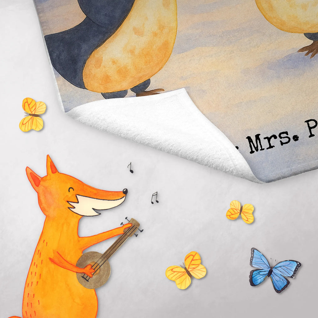 Personalisiertes Gästehandtuch Pinguin Liebe Design Gästehandtuch Mit Muster Und Name, Gäste-Tuch Mit Wunschtext, Handtuch Gästezimmer Mit Namen, Gästehandtuch Nachhaltig Personalisiert, Handtuch Gästeformat Mit Gravur, Gästehandtuch Schnell Trocknend Mit Wunschtext, Gästehandtuch Pflegeleicht Mit Gravur, Gästehandtuch Weiß Mit Namen, Gästehandtuch Für Hotels Mit Gravur, Gästehandtuch Set Personalisiert, Gästehandtuch Baumwolle Mit Namen, Gästehandtuch Hochwertig Personalisiert, Gästehandtuch Weich Mit Namen, Handtuch Klein Mit Namen, Waschhandtuch Mit Wunschtext, Gästehandtuch Badezimmer Personalisiert, Gästehandtuch Waschbar Mit Name, Gästehandtücher Mit Wunschtext, Gästehandtuch Grau Mit Wunschtext, Gästehandtuch Bunt Personalisiert, Gästehandtuch Klassisch Mit Wunschtext, Handtuch Für Toilette Personalisiert, Gästehandtuch Saugfähig Mit Wunschtext, Handtuch Für Gäste Mit Name, Handtuch Für Gäste-WC Mit Name, Gästehandtuch Schwarz Mit Namen, Gästehandtuch Mit Bordüre Und Wunschtext, Gästehandtuch Modern Mit Namen, Gästehandtuch 30x50 Mit Name, Gästehandtuch Bad Mit Wunschtext, Gästehandtuch Ökologisch Mit Namen, Gästehandtuch Strapazierfähig Mit Text, Gästehandtuch Bio Baumwolle Mit Text, Kleines Handtuch Personalisiert, Personalisiertes Gästehandtuch, Gästehandtuch Beige Mit Gravur, Gästehandtuch Mit Namen, Liebe, Partner, Freund, Freundin, Ehemann, Ehefrau, Heiraten, Verlobung, Heiratsantrag, Liebesgeschenk, Jahrestag, Hocheitstag, Hochzeitstag, Pinguin Liebe, Hochzeit, Pärchen. Liebespaar, Pinguin Paar, Verlobter, Love, Geschenk Freund, Pinguine, Geschenk Hochzeitstag, Geschenk Freundin, Liebesbeweis, Paar, Geschenkidee, Liebesspruch, Pinguinpaar, Gastgeschenk, Verlobte, Pinguin