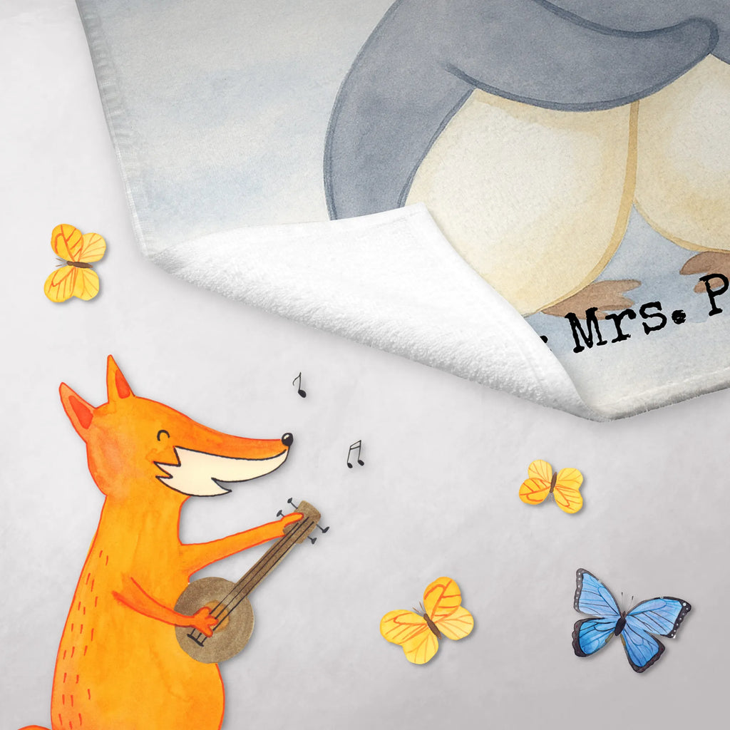 Personalisiertes Gästehandtuch Pinguine Kuscheln Design Gästehandtuch Modern Mit Namen, Gästehandtuch Nachhaltig Personalisiert, Handtuch Gästezimmer Mit Namen, Gästehandtuch 30x50 Mit Name, Gästehandtuch Für Hotels Mit Gravur, Handtuch Klein Mit Namen, Gästehandtuch Bunt Personalisiert, Gästehandtuch Bad Mit Wunschtext, Gästehandtuch Mit Bordüre Und Wunschtext, Handtuch Für Toilette Personalisiert, Handtuch Für Gäste Mit Name, Gästehandtuch Schnell Trocknend Mit Wunschtext, Handtuch Gästeformat Mit Gravur, Waschhandtuch Mit Wunschtext, Gästehandtuch Ökologisch Mit Namen, Gästehandtuch Schwarz Mit Namen, Gästehandtuch Badezimmer Personalisiert, Gästehandtuch Waschbar Mit Name, Kleines Handtuch Personalisiert, Gästehandtuch Weiß Mit Namen, Gästehandtuch Saugfähig Mit Wunschtext, Gästehandtuch Mit Namen, Gästehandtücher Mit Wunschtext, Gästehandtuch Set Personalisiert, Personalisiertes Gästehandtuch, Gästehandtuch Hochwertig Personalisiert, Gästehandtuch Beige Mit Gravur, Gästehandtuch Weich Mit Namen, Gästehandtuch Baumwolle Mit Namen, Gästehandtuch Grau Mit Wunschtext, Gästehandtuch Mit Muster Und Name, Gästehandtuch Bio Baumwolle Mit Text, Gästehandtuch Klassisch Mit Wunschtext, Gästehandtuch Pflegeleicht Mit Gravur, Handtuch Für Gäste-WC Mit Name, Gäste-Tuch Mit Wunschtext, Gästehandtuch Strapazierfähig Mit Text, Liebe, Partner, Freund, Freundin, Ehemann, Ehefrau, Heiraten, Verlobung, Heiratsantrag, Liebesgeschenk, Jahrestag, Hocheitstag, Valentinstag, für Männer, Geschenk für Freundin, Liebesbeweis, Hochzeitstag, für Ehemann, Mitbringsel, Geschenk für Frauen, Geschenk für Partner