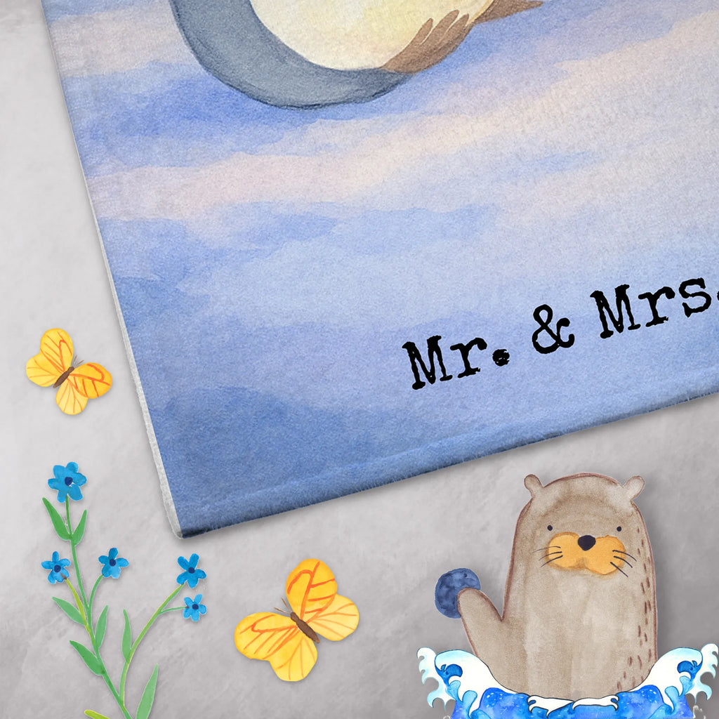 Personalisiertes Gästehandtuch Pinguine trösten Design Gästehandtuch Modern Mit Namen, Handtuch Gästeformat Mit Gravur, Gästehandtuch Schnell Trocknend Mit Wunschtext, Handtuch Für Gäste-WC Mit Name, Kleines Handtuch Personalisiert, Gästehandtuch Weich Mit Namen, Gäste-Tuch Mit Wunschtext, Gästehandtuch Beige Mit Gravur, Waschhandtuch Mit Wunschtext, Gästehandtuch Hochwertig Personalisiert, Personalisiertes Gästehandtuch, Gästehandtuch Für Hotels Mit Gravur, Gästehandtuch Bad Mit Wunschtext, Gästehandtuch Bio Baumwolle Mit Text, Gästehandtuch Klassisch Mit Wunschtext, Handtuch Für Gäste Mit Name, Gästehandtuch Set Personalisiert, Gästehandtuch Bunt Personalisiert, Gästehandtuch Pflegeleicht Mit Gravur, Gästehandtücher Mit Wunschtext, Gästehandtuch 30x50 Mit Name, Handtuch Klein Mit Namen, Gästehandtuch Mit Muster Und Name, Gästehandtuch Baumwolle Mit Namen, Gästehandtuch Nachhaltig Personalisiert, Gästehandtuch Mit Bordüre Und Wunschtext, Handtuch Gästezimmer Mit Namen, Gästehandtuch Badezimmer Personalisiert, Gästehandtuch Strapazierfähig Mit Text, Gästehandtuch Schwarz Mit Namen, Gästehandtuch Grau Mit Wunschtext, Handtuch Für Toilette Personalisiert, Gästehandtuch Saugfähig Mit Wunschtext, Gästehandtuch Mit Namen, Gästehandtuch Waschbar Mit Name, Gästehandtuch Ökologisch Mit Namen, Gästehandtuch Weiß Mit Namen, Liebe, Partner, Freund, Freundin, Ehemann, Ehefrau, Heiraten, Verlobung, Heiratsantrag, Liebesgeschenk, Jahrestag, Hocheitstag, Liebesbeweis, für Ehemann, Geschenk für Frauen, für Männer, Mitbringsel, Hochzeitstag, Valentinstag, Geschenk für Freundin, Geschenk für Partner