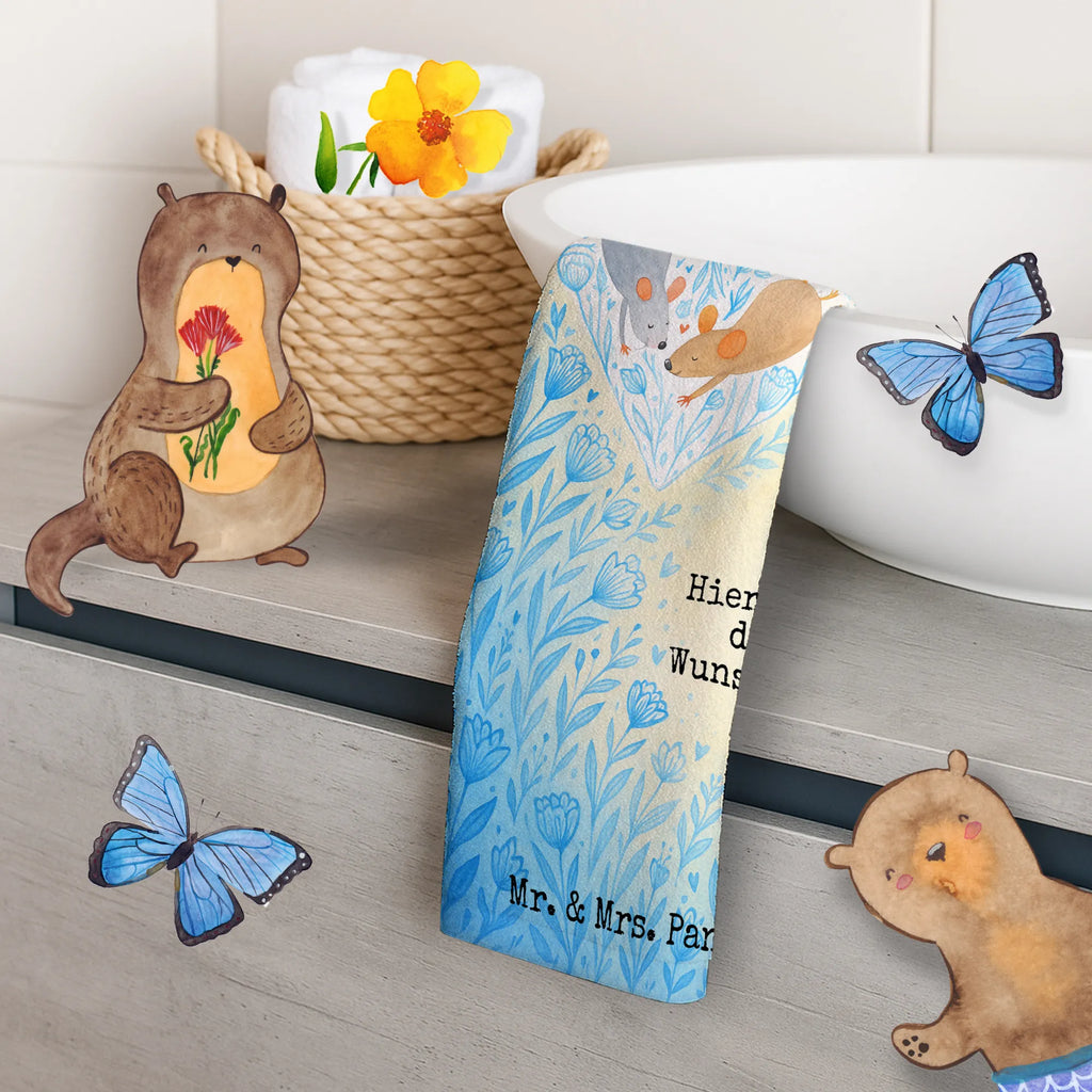 Personalisiertes Gästehandtuch Mäuse Herz Design Handtuch Für Toilette Personalisiert, Gästehandtuch 30x50 Mit Name, Gästehandtuch Nachhaltig Personalisiert, Gästehandtuch Ökologisch Mit Namen, Gästehandtuch Bunt Personalisiert, Gästehandtuch Modern Mit Namen, Gästehandtücher Mit Wunschtext, Kleines Handtuch Personalisiert, Gästehandtuch Klassisch Mit Wunschtext, Gästehandtuch Grau Mit Wunschtext, Handtuch Für Gäste-WC Mit Name, Gästehandtuch Saugfähig Mit Wunschtext, Personalisiertes Gästehandtuch, Gästehandtuch Für Hotels Mit Gravur, Handtuch Klein Mit Namen, Gästehandtuch Waschbar Mit Name, Handtuch Für Gäste Mit Name, Gästehandtuch Pflegeleicht Mit Gravur, Gästehandtuch Mit Muster Und Name, Waschhandtuch Mit Wunschtext, Gästehandtuch Badezimmer Personalisiert, Handtuch Gästezimmer Mit Namen, Gästehandtuch Hochwertig Personalisiert, Gästehandtuch Bio Baumwolle Mit Text, Gästehandtuch Weich Mit Namen, Gästehandtuch Strapazierfähig Mit Text, Gästehandtuch Weiß Mit Namen, Gäste-Tuch Mit Wunschtext, Gästehandtuch Mit Bordüre Und Wunschtext, Gästehandtuch Schwarz Mit Namen, Gästehandtuch Schnell Trocknend Mit Wunschtext, Handtuch Gästeformat Mit Gravur, Gästehandtuch Set Personalisiert, Gästehandtuch Baumwolle Mit Namen, Gästehandtuch Mit Namen, Gästehandtuch Bad Mit Wunschtext, Gästehandtuch Beige Mit Gravur, Liebe, Partner, Freund, Freundin, Ehemann, Ehefrau, Heiraten, Verlobung, Heiratsantrag, Liebesgeschenk, Jahrestag, Hocheitstag, Geschenk für zwei, Maus, Mäuse, Lieblingsmensch, Hochzeit, Love, Liebesbeweis, Liebesbotschaft, Gemeinsamkeit