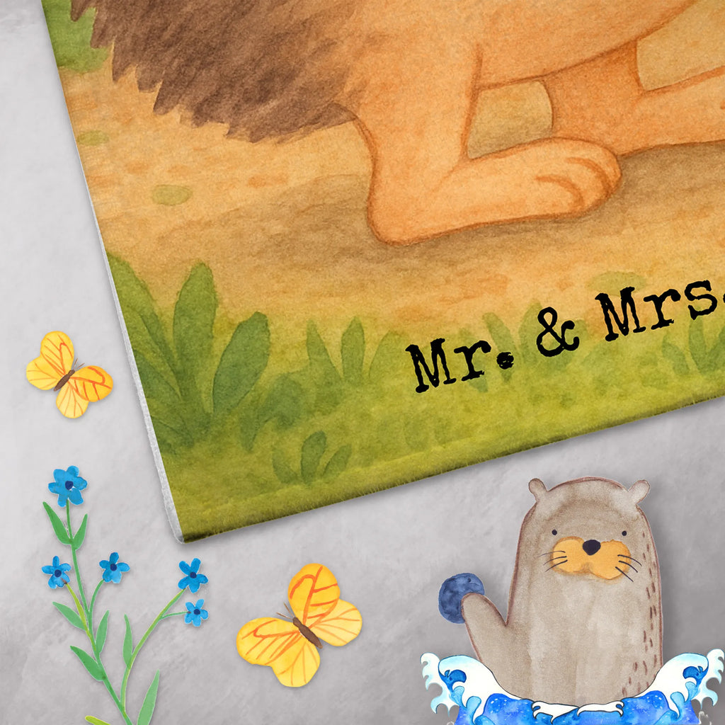 Personalisiertes Gästehandtuch Igel Kuchenstück Design Gästehandtuch Beige Mit Gravur, Gästehandtuch Bio Baumwolle Mit Text, Gästehandtuch Set Personalisiert, Gästehandtuch Baumwolle Mit Namen, Gästehandtuch Ökologisch Mit Namen, Gäste-Tuch Mit Wunschtext, Gästehandtücher Mit Wunschtext, Gästehandtuch Weiß Mit Namen, Gästehandtuch Badezimmer Personalisiert, Gästehandtuch Schnell Trocknend Mit Wunschtext, Gästehandtuch Für Hotels Mit Gravur, Gästehandtuch Bad Mit Wunschtext, Handtuch Gästezimmer Mit Namen, Gästehandtuch Pflegeleicht Mit Gravur, Gästehandtuch Strapazierfähig Mit Text, Gästehandtuch Mit Namen, Gästehandtuch Saugfähig Mit Wunschtext, Kleines Handtuch Personalisiert, Gästehandtuch Schwarz Mit Namen, Gästehandtuch Weich Mit Namen, Gästehandtuch Nachhaltig Personalisiert, Gästehandtuch Grau Mit Wunschtext, Gästehandtuch Hochwertig Personalisiert, Waschhandtuch Mit Wunschtext, Handtuch Für Toilette Personalisiert, Gästehandtuch Mit Bordüre Und Wunschtext, Gästehandtuch Modern Mit Namen, Gästehandtuch Klassisch Mit Wunschtext, Gästehandtuch Waschbar Mit Name, Gästehandtuch Bunt Personalisiert, Handtuch Klein Mit Namen, Handtuch Für Gäste-WC Mit Name, Handtuch Gästeformat Mit Gravur, Gästehandtuch Mit Muster Und Name, Personalisiertes Gästehandtuch, Handtuch Für Gäste Mit Name, Gästehandtuch 30x50 Mit Name, Tiermotive, Gute Laune, lustige Sprüche, Tiere, Essen Spruch, Kuchen, Torte, Einladung Party, Kuchen backen, Geburtstagskuchen, Igel, Backen Geschenk