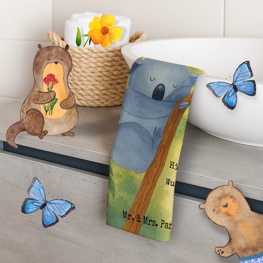 Personalisiertes Gästehandtuch Koalabär Design Gästehandtuch Waschbar Mit Name, Kleines Handtuch Personalisiert, Gästehandtuch Nachhaltig Personalisiert, Gästehandtuch Ökologisch Mit Namen, Handtuch Gästeformat Mit Gravur, Gästehandtuch Weiß Mit Namen, Gästehandtuch Schwarz Mit Namen, Gästehandtuch Mit Muster Und Name, Gästehandtuch Set Personalisiert, Gästehandtuch Klassisch Mit Wunschtext, Gästehandtuch Pflegeleicht Mit Gravur, Gästehandtücher Mit Wunschtext, Gästehandtuch Grau Mit Wunschtext, Gästehandtuch Bio Baumwolle Mit Text, Handtuch Gästezimmer Mit Namen, Handtuch Für Toilette Personalisiert, Waschhandtuch Mit Wunschtext, Gästehandtuch Mit Namen, Gästehandtuch Weich Mit Namen, Gäste-Tuch Mit Wunschtext, Gästehandtuch Hochwertig Personalisiert, Gästehandtuch Badezimmer Personalisiert, Handtuch Klein Mit Namen, Handtuch Für Gäste-WC Mit Name, Gästehandtuch Saugfähig Mit Wunschtext, Gästehandtuch Strapazierfähig Mit Text, Gästehandtuch Für Hotels Mit Gravur, Gästehandtuch Beige Mit Gravur, Gästehandtuch Mit Bordüre Und Wunschtext, Gästehandtuch Modern Mit Namen, Handtuch Für Gäste Mit Name, Personalisiertes Gästehandtuch, Gästehandtuch Bunt Personalisiert, Gästehandtuch Bad Mit Wunschtext, Gästehandtuch 30x50 Mit Name, Gästehandtuch Schnell Trocknend Mit Wunschtext, Gästehandtuch Baumwolle Mit Namen, Tiermotive, Gute Laune, lustige Sprüche, Tiere, Bär, Traumland, Koala, Koalabär, träumen, Traum, Schlafzimmer, schlafen