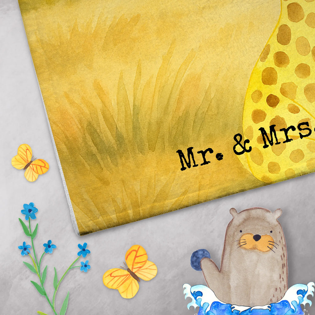 Personalisiertes Gästehandtuch Giraffe Blumenkranz Design Gästehandtuch Bad Mit Wunschtext, Gästehandtuch Badezimmer Personalisiert, Gästehandtücher Mit Wunschtext, Gästehandtuch Baumwolle Mit Namen, Handtuch Gästezimmer Mit Namen, Gästehandtuch Waschbar Mit Name, Kleines Handtuch Personalisiert, Handtuch Für Gäste Mit Name, Gästehandtuch Ökologisch Mit Namen, Gästehandtuch Hochwertig Personalisiert, Gästehandtuch Weiß Mit Namen, Gästehandtuch Schwarz Mit Namen, Gästehandtuch Mit Namen, Handtuch Gästeformat Mit Gravur, Gästehandtuch Weich Mit Namen, Gästehandtuch Bunt Personalisiert, Gästehandtuch Beige Mit Gravur, Gästehandtuch Nachhaltig Personalisiert, Handtuch Für Toilette Personalisiert, Handtuch Für Gäste-WC Mit Name, Gäste-Tuch Mit Wunschtext, Gästehandtuch Bio Baumwolle Mit Text, Handtuch Klein Mit Namen, Gästehandtuch Modern Mit Namen, Gästehandtuch Klassisch Mit Wunschtext, Gästehandtuch Grau Mit Wunschtext, Gästehandtuch Mit Bordüre Und Wunschtext, Gästehandtuch Mit Muster Und Name, Waschhandtuch Mit Wunschtext, Personalisiertes Gästehandtuch, Gästehandtuch Saugfähig Mit Wunschtext, Gästehandtuch Strapazierfähig Mit Text, Gästehandtuch Für Hotels Mit Gravur, Gästehandtuch Set Personalisiert, Gästehandtuch 30x50 Mit Name, Gästehandtuch Pflegeleicht Mit Gravur, Gästehandtuch Schnell Trocknend Mit Wunschtext, Afrika, Wildtiere, Freundin, Giraffe, Blumenkranz, Abenteurer, Selbstliebe