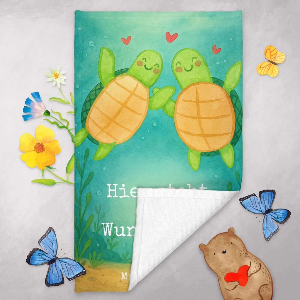 Personalisiertes Gästehandtuch Schildkröten Paar Design Gästehandtuch Klassisch Mit Wunschtext, Gästehandtuch Mit Muster Und Name, Gästehandtuch Mit Bordüre Und Wunschtext, Gästehandtuch Bio Baumwolle Mit Text, Gäste-Tuch Mit Wunschtext, Gästehandtuch Für Hotels Mit Gravur, Gästehandtuch Weich Mit Namen, Gästehandtuch Baumwolle Mit Namen, Gästehandtuch Mit Namen, Gästehandtuch Schnell Trocknend Mit Wunschtext, Gästehandtuch 30x50 Mit Name, Gästehandtuch Beige Mit Gravur, Gästehandtuch Weiß Mit Namen, Gästehandtuch Strapazierfähig Mit Text, Gästehandtuch Grau Mit Wunschtext, Gästehandtuch Bunt Personalisiert, Kleines Handtuch Personalisiert, Handtuch Für Gäste-WC Mit Name, Gästehandtuch Badezimmer Personalisiert, Gästehandtuch Hochwertig Personalisiert, Gästehandtuch Saugfähig Mit Wunschtext, Handtuch Klein Mit Namen, Gästehandtücher Mit Wunschtext, Gästehandtuch Set Personalisiert, Handtuch Für Toilette Personalisiert, Gästehandtuch Nachhaltig Personalisiert, Gästehandtuch Waschbar Mit Name, Handtuch Für Gäste Mit Name, Gästehandtuch Pflegeleicht Mit Gravur, Personalisiertes Gästehandtuch, Handtuch Gästezimmer Mit Namen, Gästehandtuch Modern Mit Namen, Handtuch Gästeformat Mit Gravur, Gästehandtuch Bad Mit Wunschtext, Waschhandtuch Mit Wunschtext, Gästehandtuch Ökologisch Mit Namen, Gästehandtuch Schwarz Mit Namen, Liebe, Partner, Freund, Freundin, Ehemann, Ehefrau, Heiraten, Verlobung, Heiratsantrag, Liebesgeschenk, Jahrestag, Hocheitstag, Geschenk für Freundin, Hochzeitstag, Mitbringsel, Valentinstag, für Männer, Geschenk für Partner, Geschenk für Frauen, für Ehemann, Liebesbeweis