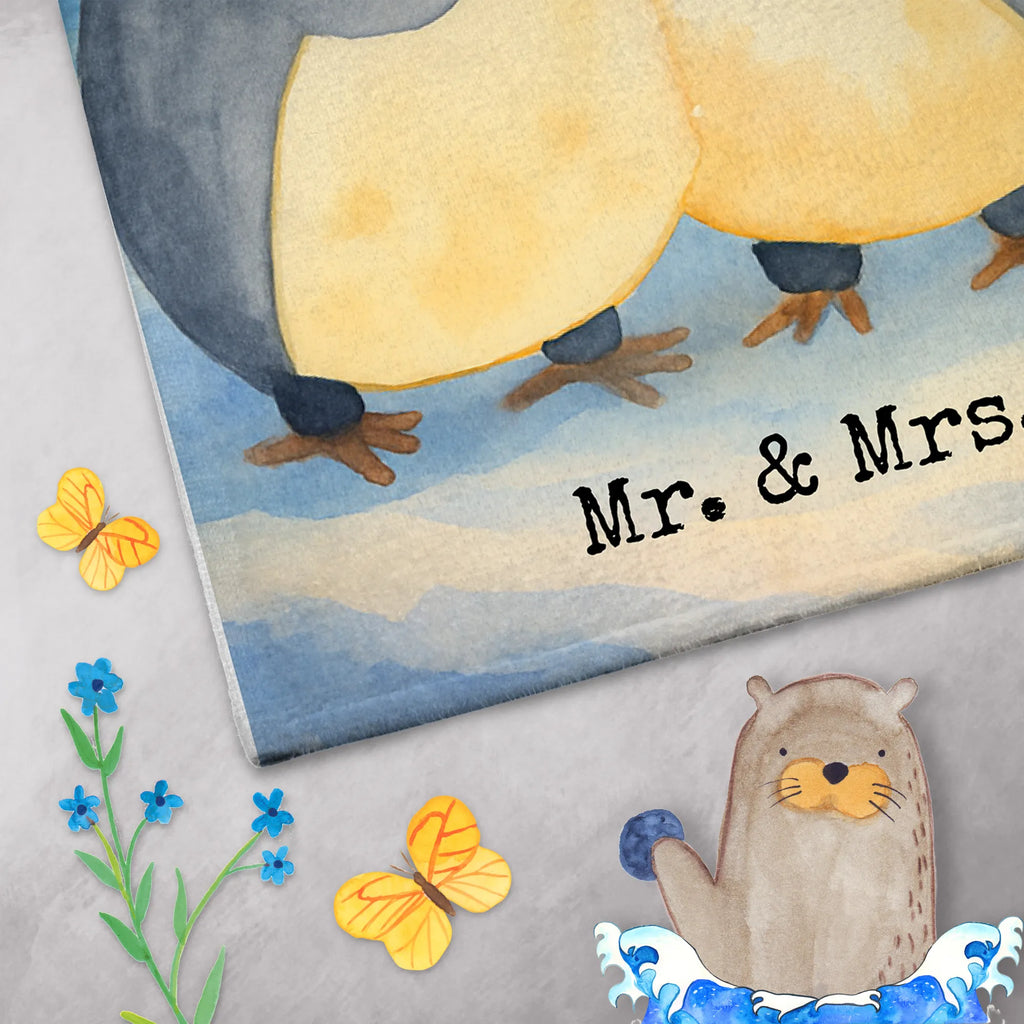 Personalisiertes Gästehandtuch Pinguin umarmen Design Gästehandtuch Schwarz Mit Namen, Gäste-Tuch Mit Wunschtext, Handtuch Für Toilette Personalisiert, Gästehandtuch Bad Mit Wunschtext, Gästehandtücher Mit Wunschtext, Gästehandtuch Pflegeleicht Mit Gravur, Gästehandtuch Grau Mit Wunschtext, Gästehandtuch Weich Mit Namen, Gästehandtuch Modern Mit Namen, Gästehandtuch Weiß Mit Namen, Handtuch Gästezimmer Mit Namen, Handtuch Für Gäste-WC Mit Name, Gästehandtuch Waschbar Mit Name, Gästehandtuch Mit Muster Und Name, Gästehandtuch Saugfähig Mit Wunschtext, Gästehandtuch Set Personalisiert, Gästehandtuch 30x50 Mit Name, Gästehandtuch Bunt Personalisiert, Gästehandtuch Für Hotels Mit Gravur, Waschhandtuch Mit Wunschtext, Gästehandtuch Badezimmer Personalisiert, Gästehandtuch Ökologisch Mit Namen, Gästehandtuch Beige Mit Gravur, Gästehandtuch Bio Baumwolle Mit Text, Handtuch Für Gäste Mit Name, Gästehandtuch Schnell Trocknend Mit Wunschtext, Gästehandtuch Hochwertig Personalisiert, Gästehandtuch Baumwolle Mit Namen, Handtuch Klein Mit Namen, Personalisiertes Gästehandtuch, Gästehandtuch Klassisch Mit Wunschtext, Gästehandtuch Strapazierfähig Mit Text, Gästehandtuch Mit Namen, Kleines Handtuch Personalisiert, Gästehandtuch Nachhaltig Personalisiert, Handtuch Gästeformat Mit Gravur, Gästehandtuch Mit Bordüre Und Wunschtext, Pinguin, Jahrestag, Liebespaar, Liebesgeschenk, Verlobung, Liebesbeweis, Liebe, Hochzeitstag, Hochzeitsgeschenk, Hochzeit