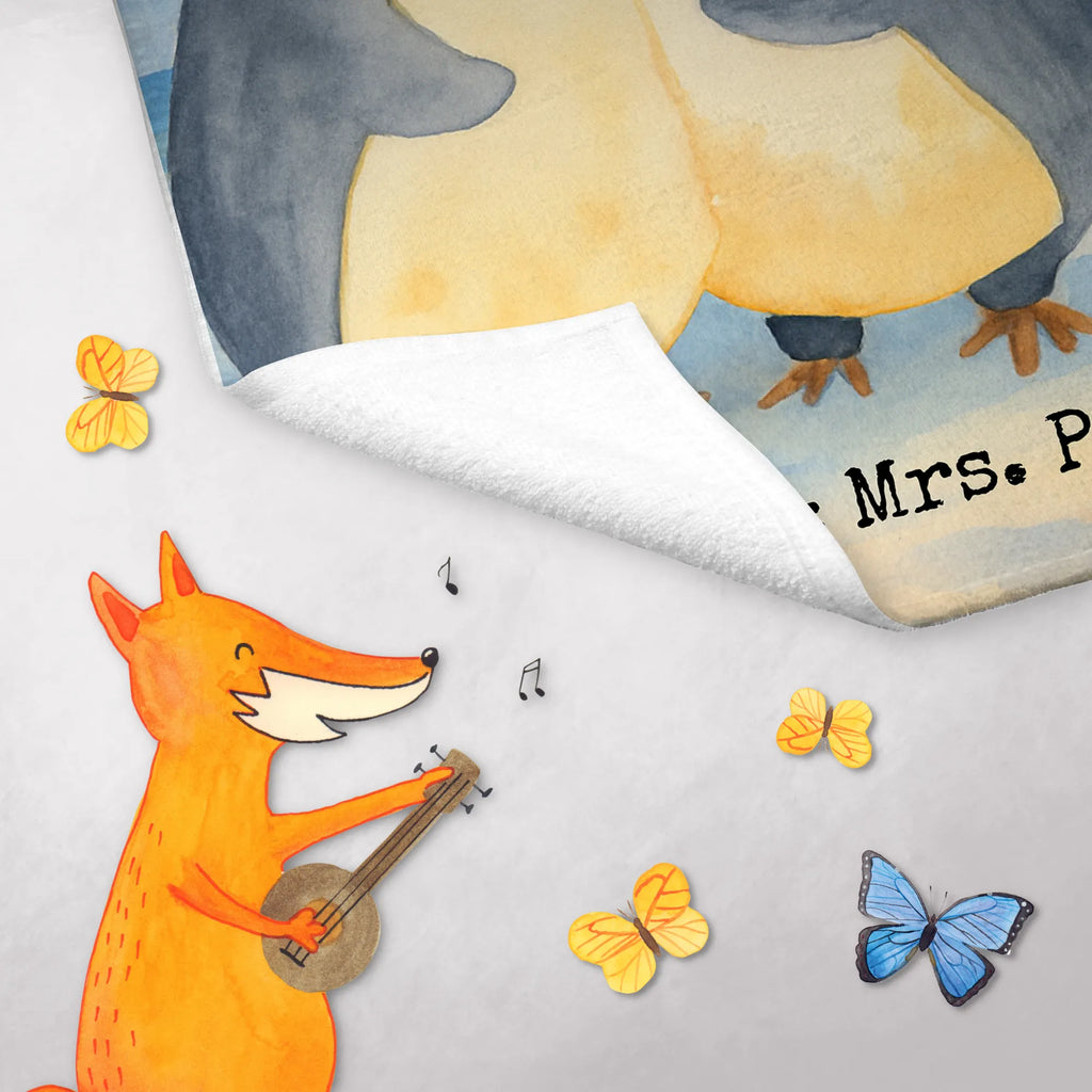 Personalisiertes Gästehandtuch Pinguin umarmen Design Gästehandtuch Schwarz Mit Namen, Gäste-Tuch Mit Wunschtext, Handtuch Für Toilette Personalisiert, Gästehandtuch Bad Mit Wunschtext, Gästehandtücher Mit Wunschtext, Gästehandtuch Pflegeleicht Mit Gravur, Gästehandtuch Grau Mit Wunschtext, Gästehandtuch Weich Mit Namen, Gästehandtuch Modern Mit Namen, Gästehandtuch Weiß Mit Namen, Handtuch Gästezimmer Mit Namen, Handtuch Für Gäste-WC Mit Name, Gästehandtuch Waschbar Mit Name, Gästehandtuch Mit Muster Und Name, Gästehandtuch Saugfähig Mit Wunschtext, Gästehandtuch Set Personalisiert, Gästehandtuch 30x50 Mit Name, Gästehandtuch Bunt Personalisiert, Gästehandtuch Für Hotels Mit Gravur, Waschhandtuch Mit Wunschtext, Gästehandtuch Badezimmer Personalisiert, Gästehandtuch Ökologisch Mit Namen, Gästehandtuch Beige Mit Gravur, Gästehandtuch Bio Baumwolle Mit Text, Handtuch Für Gäste Mit Name, Gästehandtuch Schnell Trocknend Mit Wunschtext, Gästehandtuch Hochwertig Personalisiert, Gästehandtuch Baumwolle Mit Namen, Handtuch Klein Mit Namen, Personalisiertes Gästehandtuch, Gästehandtuch Klassisch Mit Wunschtext, Gästehandtuch Strapazierfähig Mit Text, Gästehandtuch Mit Namen, Kleines Handtuch Personalisiert, Gästehandtuch Nachhaltig Personalisiert, Handtuch Gästeformat Mit Gravur, Gästehandtuch Mit Bordüre Und Wunschtext, Pinguin, Jahrestag, Liebespaar, Liebesgeschenk, Verlobung, Liebesbeweis, Liebe, Hochzeitstag, Hochzeitsgeschenk, Hochzeit