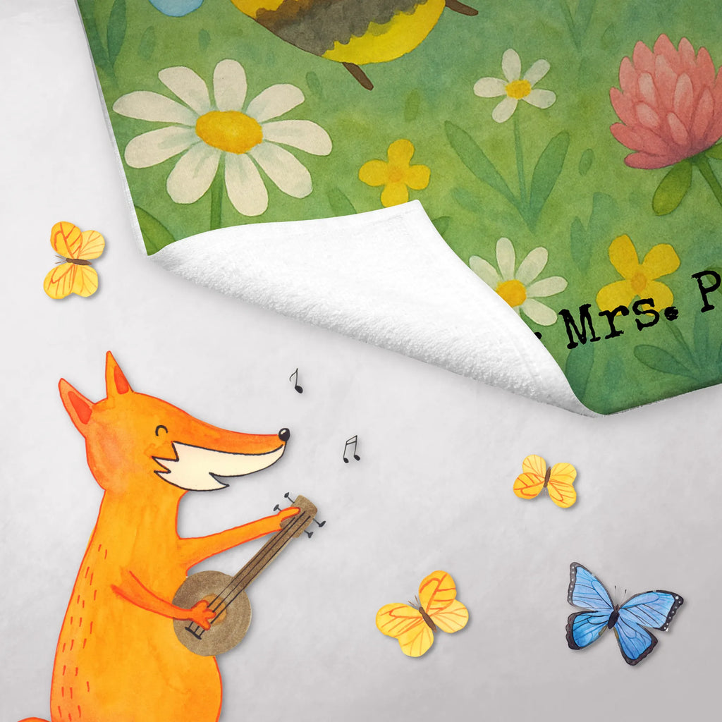 Personalisiertes Gästehandtuch Biene Verliebt Design Gästehandtuch Saugfähig Mit Wunschtext, Gästehandtuch Weich Mit Namen, Gästehandtuch Schwarz Mit Namen, Gästehandtuch Nachhaltig Personalisiert, Handtuch Für Toilette Personalisiert, Gästehandtuch Badezimmer Personalisiert, Gästehandtuch Bio Baumwolle Mit Text, Handtuch Gästezimmer Mit Namen, Handtuch Für Gäste Mit Name, Gästehandtuch Mit Bordüre Und Wunschtext, Gästehandtuch Mit Namen, Gästehandtuch Set Personalisiert, Gästehandtuch Klassisch Mit Wunschtext, Waschhandtuch Mit Wunschtext, Gästehandtuch Ökologisch Mit Namen, Gästehandtuch Grau Mit Wunschtext, Gäste-Tuch Mit Wunschtext, Gästehandtuch Waschbar Mit Name, Handtuch Für Gäste-WC Mit Name, Gästehandtuch Hochwertig Personalisiert, Gästehandtuch Bad Mit Wunschtext, Gästehandtuch Beige Mit Gravur, Gästehandtuch Bunt Personalisiert, Gästehandtuch Mit Muster Und Name, Personalisiertes Gästehandtuch, Handtuch Gästeformat Mit Gravur, Gästehandtuch Schnell Trocknend Mit Wunschtext, Kleines Handtuch Personalisiert, Gästehandtuch Für Hotels Mit Gravur, Gästehandtücher Mit Wunschtext, Gästehandtuch Modern Mit Namen, Gästehandtuch 30x50 Mit Name, Gästehandtuch Weiß Mit Namen, Gästehandtuch Strapazierfähig Mit Text, Handtuch Klein Mit Namen, Gästehandtuch Pflegeleicht Mit Gravur, Gästehandtuch Baumwolle Mit Namen, Biene, Wespe, Hummel