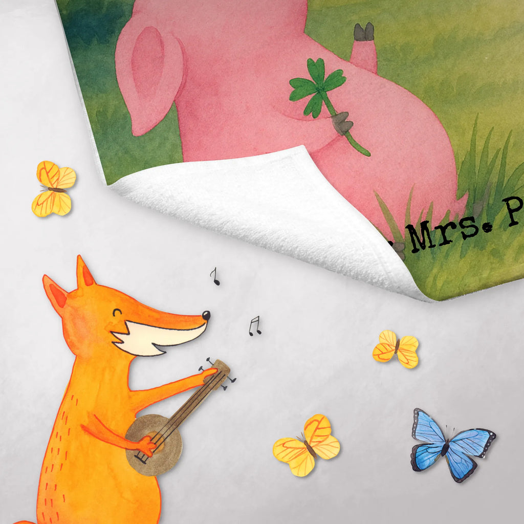 Personalisiertes Gästehandtuch Schwein Glück Design Gästehandtuch Waschbar Mit Name, Gästehandtuch 30x50 Mit Name, Gästehandtuch Set Personalisiert, Gästehandtuch Bunt Personalisiert, Gästehandtuch Saugfähig Mit Wunschtext, Handtuch Klein Mit Namen, Gästehandtuch Modern Mit Namen, Gästehandtuch Schnell Trocknend Mit Wunschtext, Waschhandtuch Mit Wunschtext, Kleines Handtuch Personalisiert, Gästehandtuch Weiß Mit Namen, Handtuch Für Gäste-WC Mit Name, Gästehandtuch Weich Mit Namen, Gästehandtuch Pflegeleicht Mit Gravur, Gästehandtuch Schwarz Mit Namen, Handtuch Für Toilette Personalisiert, Gästehandtuch Mit Bordüre Und Wunschtext, Gästehandtuch Grau Mit Wunschtext, Gästehandtuch Bad Mit Wunschtext, Handtuch Gästeformat Mit Gravur, Handtuch Gästezimmer Mit Namen, Handtuch Für Gäste Mit Name, Gästehandtuch Für Hotels Mit Gravur, Gästehandtuch Hochwertig Personalisiert, Gästehandtuch Badezimmer Personalisiert, Gäste-Tuch Mit Wunschtext, Gästehandtuch Baumwolle Mit Namen, Personalisiertes Gästehandtuch, Gästehandtuch Mit Muster Und Name, Gästehandtuch Bio Baumwolle Mit Text, Gästehandtücher Mit Wunschtext, Gästehandtuch Klassisch Mit Wunschtext, Gästehandtuch Nachhaltig Personalisiert, Gästehandtuch Beige Mit Gravur, Gästehandtuch Strapazierfähig Mit Text, Gästehandtuch Ökologisch Mit Namen, Gästehandtuch Mit Namen, Tiermotive, Gute Laune, lustige Sprüche, Tiere, Schweinchen, Schwein, Ziele, Sterne, Motivation, Träume, Sernchen, Glücksbringer, Glücksschwein. Glück