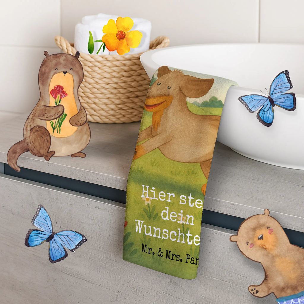 Personalisiertes Gästehandtuch Hund Dackel Design Kleines Handtuch Personalisiert, Gästehandtuch Set Personalisiert, Gästehandtuch Nachhaltig Personalisiert, Gästehandtuch Saugfähig Mit Wunschtext, Handtuch Für Gäste Mit Name, Gästehandtuch Mit Muster Und Name, Gästehandtuch Mit Bordüre Und Wunschtext, Gästehandtuch Klassisch Mit Wunschtext, Gästehandtuch Schwarz Mit Namen, Gästehandtuch Weich Mit Namen, Waschhandtuch Mit Wunschtext, Gäste-Tuch Mit Wunschtext, Handtuch Gästeformat Mit Gravur, Handtuch Klein Mit Namen, Gästehandtuch Strapazierfähig Mit Text, Handtuch Für Gäste-WC Mit Name, Handtuch Für Toilette Personalisiert, Gästehandtuch Beige Mit Gravur, Gästehandtuch Schnell Trocknend Mit Wunschtext, Personalisiertes Gästehandtuch, Gästehandtuch Pflegeleicht Mit Gravur, Gästehandtuch Weiß Mit Namen, Gästehandtuch Waschbar Mit Name, Gästehandtücher Mit Wunschtext, Gästehandtuch Bunt Personalisiert, Gästehandtuch Für Hotels Mit Gravur, Gästehandtuch Grau Mit Wunschtext, Handtuch Gästezimmer Mit Namen, Gästehandtuch Baumwolle Mit Namen, Gästehandtuch Bio Baumwolle Mit Text, Gästehandtuch Modern Mit Namen, Gästehandtuch Bad Mit Wunschtext, Gästehandtuch 30x50 Mit Name, Gästehandtuch Ökologisch Mit Namen, Gästehandtuch Mit Namen, Gästehandtuch Hochwertig Personalisiert, Gästehandtuch Badezimmer Personalisiert, Hund, Hundemotiv, Haustier, Hunderasse, Tierliebhaber, Hundebesitzer, Sprüche, happy dog, Dachshund, Dackel, Hunde