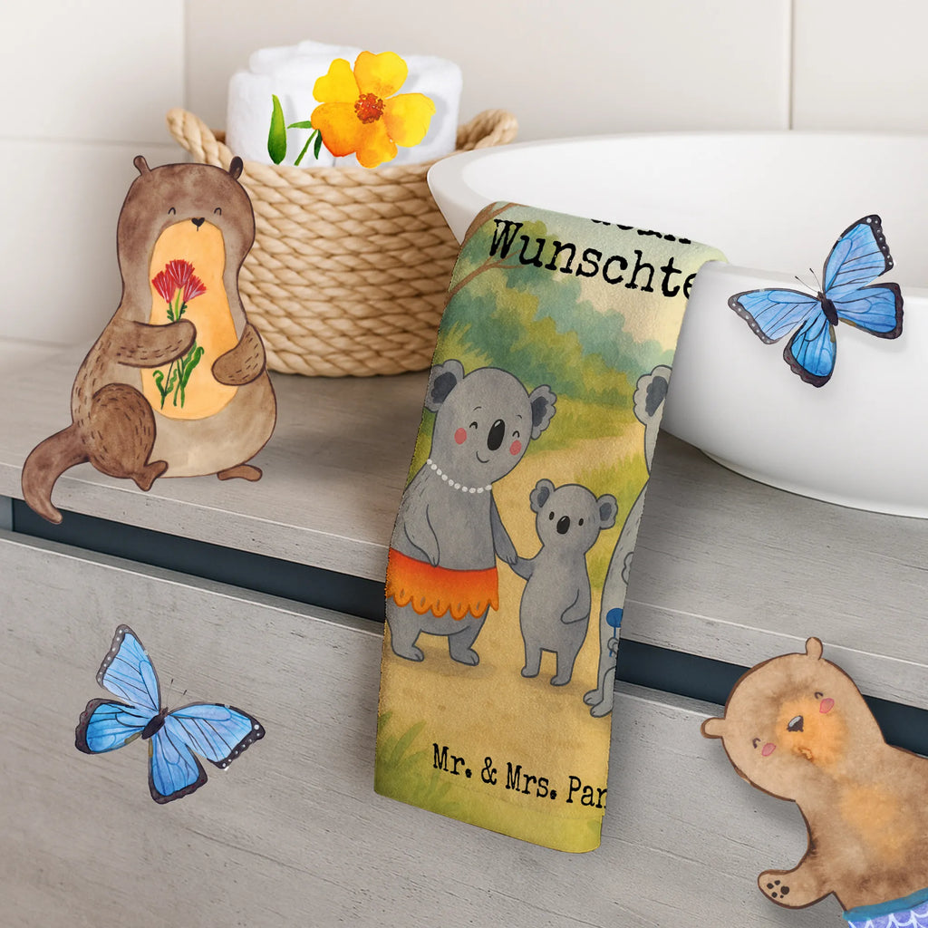 Personalisiertes Gästehandtuch Koala Familie Design Handtuch Für Gäste-WC Mit Name, Gästehandtuch Weiß Mit Namen, Gästehandtuch 30x50 Mit Name, Gästehandtuch Klassisch Mit Wunschtext, Gästehandtuch Schnell Trocknend Mit Wunschtext, Handtuch Gästeformat Mit Gravur, Gästehandtuch Schwarz Mit Namen, Gästehandtuch Waschbar Mit Name, Handtuch Für Gäste Mit Name, Gästehandtuch Bad Mit Wunschtext, Gästehandtuch Nachhaltig Personalisiert, Personalisiertes Gästehandtuch, Gästehandtuch Modern Mit Namen, Gästehandtuch Baumwolle Mit Namen, Gästehandtuch Pflegeleicht Mit Gravur, Handtuch Gästezimmer Mit Namen, Gästehandtuch Badezimmer Personalisiert, Gästehandtuch Hochwertig Personalisiert, Gästehandtuch Bio Baumwolle Mit Text, Gästehandtuch Für Hotels Mit Gravur, Gästehandtuch Mit Namen, Kleines Handtuch Personalisiert, Gästehandtuch Ökologisch Mit Namen, Gästehandtuch Set Personalisiert, Handtuch Für Toilette Personalisiert, Waschhandtuch Mit Wunschtext, Gäste-Tuch Mit Wunschtext, Gästehandtuch Strapazierfähig Mit Text, Gästehandtuch Weich Mit Namen, Gästehandtücher Mit Wunschtext, Gästehandtuch Grau Mit Wunschtext, Handtuch Klein Mit Namen, Gästehandtuch Bunt Personalisiert, Gästehandtuch Saugfähig Mit Wunschtext, Gästehandtuch Beige Mit Gravur, Gästehandtuch Mit Bordüre Und Wunschtext, Gästehandtuch Mit Muster Und Name, Familie, Vatertag, Muttertag, Bruder, Schwester, Mama, Papa, Oma, Opa, Koalas, Familienleben, Koala, Family, Kinder, Geschwister