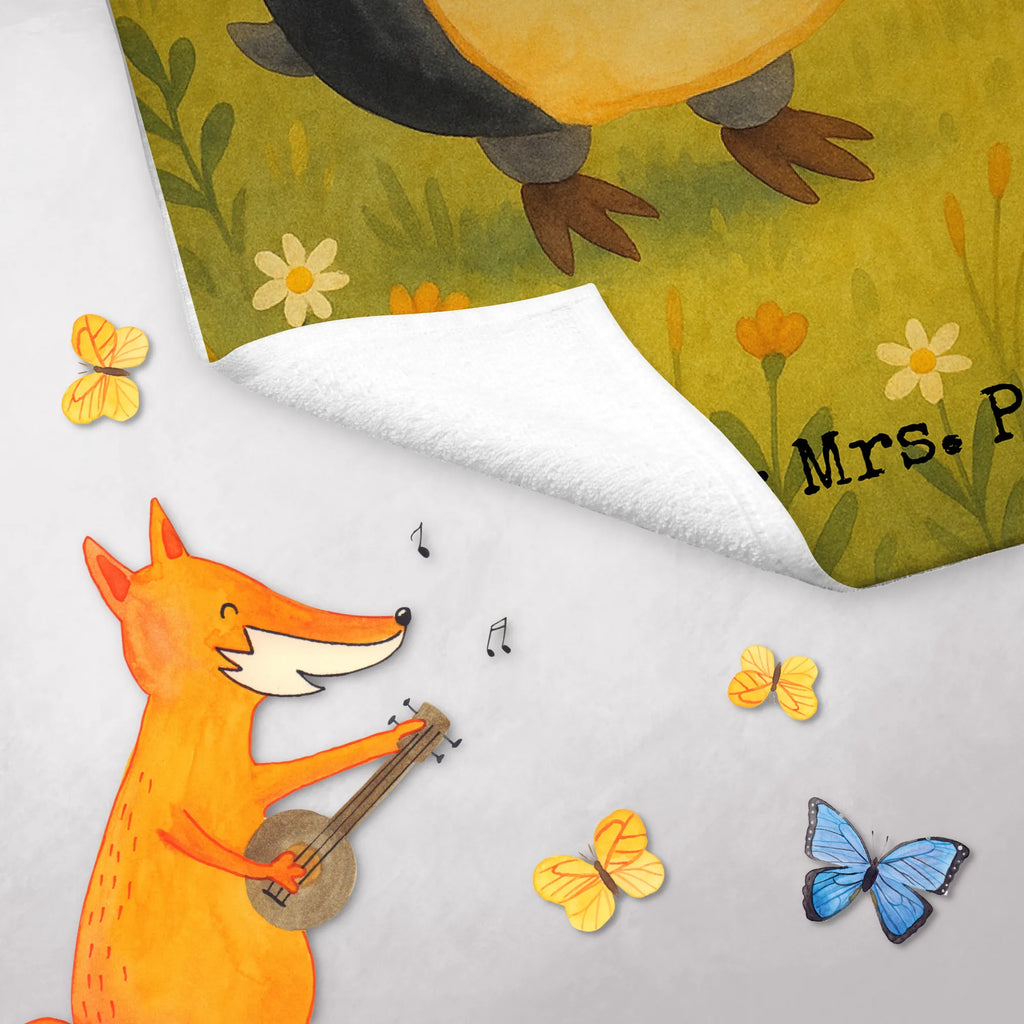 Personalisiertes Gästehandtuch Pinguin Marienkäfer Design Gästehandtuch Hochwertig Personalisiert, Handtuch Gästeformat Mit Gravur, Gästehandtuch Pflegeleicht Mit Gravur, Gästehandtuch Weiß Mit Namen, Gästehandtuch 30x50 Mit Name, Gästehandtücher Mit Wunschtext, Gäste-Tuch Mit Wunschtext, Gästehandtuch Waschbar Mit Name, Gästehandtuch Set Personalisiert, Gästehandtuch Ökologisch Mit Namen, Gästehandtuch Bio Baumwolle Mit Text, Gästehandtuch Schnell Trocknend Mit Wunschtext, Gästehandtuch Schwarz Mit Namen, Gästehandtuch Weich Mit Namen, Gästehandtuch Nachhaltig Personalisiert, Gästehandtuch Mit Muster Und Name, Gästehandtuch Mit Namen, Gästehandtuch Modern Mit Namen, Waschhandtuch Mit Wunschtext, Gästehandtuch Baumwolle Mit Namen, Gästehandtuch Klassisch Mit Wunschtext, Gästehandtuch Bad Mit Wunschtext, Handtuch Klein Mit Namen, Gästehandtuch Strapazierfähig Mit Text, Gästehandtuch Saugfähig Mit Wunschtext, Handtuch Für Toilette Personalisiert, Gästehandtuch Grau Mit Wunschtext, Handtuch Gästezimmer Mit Namen, Gästehandtuch Beige Mit Gravur, Handtuch Für Gäste Mit Name, Gästehandtuch Mit Bordüre Und Wunschtext, Gästehandtuch Bunt Personalisiert, Personalisiertes Gästehandtuch, Gästehandtuch Für Hotels Mit Gravur, Gästehandtuch Badezimmer Personalisiert, Kleines Handtuch Personalisiert, Handtuch Für Gäste-WC Mit Name, Pinguin, Liebe, Wunder, Glück, Freude, Marienkäfer, Lebensfreude, Pinguine