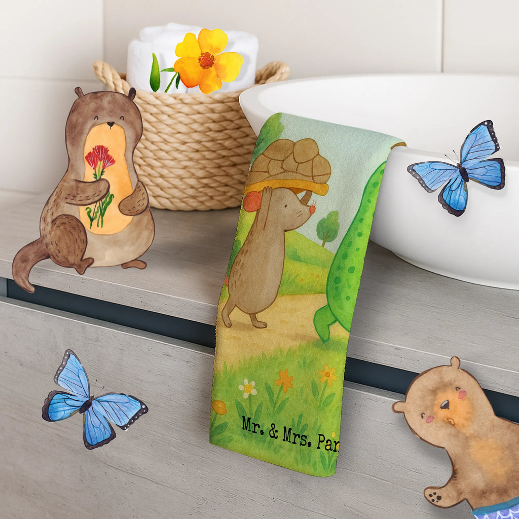 Personalisiertes Gästehandtuch Schildkröte Maus Design Waschhandtuch Mit Wunschtext, Gäste-Tuch Mit Wunschtext, Gästehandtuch Schnell Trocknend Mit Wunschtext, Gästehandtuch Klassisch Mit Wunschtext, Gästehandtuch Modern Mit Namen, Gästehandtuch Baumwolle Mit Namen, Kleines Handtuch Personalisiert, Gästehandtücher Mit Wunschtext, Gästehandtuch 30x50 Mit Name, Gästehandtuch Bad Mit Wunschtext, Gästehandtuch Badezimmer Personalisiert, Handtuch Klein Mit Namen, Gästehandtuch Beige Mit Gravur, Gästehandtuch Nachhaltig Personalisiert, Gästehandtuch Weich Mit Namen, Gästehandtuch Grau Mit Wunschtext, Gästehandtuch Pflegeleicht Mit Gravur, Handtuch Für Gäste Mit Name, Gästehandtuch Mit Muster Und Name, Gästehandtuch Strapazierfähig Mit Text, Gästehandtuch Weiß Mit Namen, Gästehandtuch Waschbar Mit Name, Gästehandtuch Schwarz Mit Namen, Gästehandtuch Für Hotels Mit Gravur, Gästehandtuch Hochwertig Personalisiert, Gästehandtuch Ökologisch Mit Namen, Gästehandtuch Mit Bordüre Und Wunschtext, Handtuch Gästeformat Mit Gravur, Handtuch Für Gäste-WC Mit Name, Gästehandtuch Saugfähig Mit Wunschtext, Handtuch Für Toilette Personalisiert, Gästehandtuch Bio Baumwolle Mit Text, Handtuch Gästezimmer Mit Namen, Personalisiertes Gästehandtuch, Gästehandtuch Set Personalisiert, Gästehandtuch Mit Namen, Gästehandtuch Bunt Personalisiert, Schildkröte, Freundinnen, Freunde, beste Freundinnen, Maus, beste Freunde