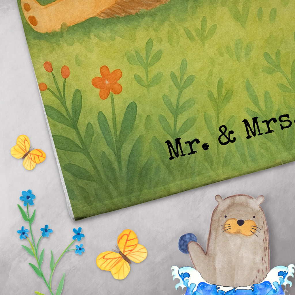 Gästehandtuch Igel händchenhaltend Design Gästehandtuch Grau, Handtuch Für Gäste, Handtuch Gästezimmer, Gästehandtuch Für Hotels, Gäste-Tuch, Gästehandtuch Pflegeleicht, Gästehandtuch Modern, Gästehandtuch Badezimmer, Handtuch Klein, Gästehandtuch Bio Baumwolle, Gästehandtuch Bunt, Gästehandtuch Strapazierfähig, Gästehandtuch Hochwertig, Gästehandtuch Beige, Gästehandtuch Set, Handtuch Gästeformat, Gästehandtuch Klassisch, Gästehandtuch Mit Muster, Gästehandtuch Mit Bordüre, Gästehandtuch Schwarz, Gästehandtuch Ökologisch, Gästehandtuch Schnell Trocknend, Waschhandtuch, Gästehandtuch Nachhaltig, Gästehandtuch Bad, Handtuch Für Toilette, Gästehandtuch, Gästehandtuch Waschbar, Gästehandtücher, Gästehandtuch Weich, Handtuch Für Gäste-WC, Gästehandtuch Baumwolle, Gästehandtuch Weiß, Gästehandtuch 30x50, Gästehandtuch Saugfähig, Kleines Handtuch, Liebe, Partner, Freund, Freundin, Ehemann, Ehefrau, Heiraten, Verlobung, Heiratsantrag, Liebesgeschenk, Jahrestag, Hocheitstag, Geschenk für zwei, Hochzeit, Lieblingsmensch, Liebesbeweis, Gemeinsamkeit, Igel, Love, Hand in Hand, große Liebe, Liebesbotschaft, Igelliebe