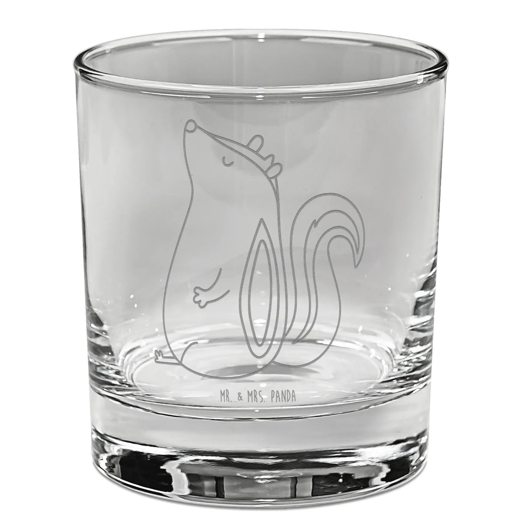 Whiskey Glas Stinktier Sitzen Whiskey Glas, Whiskeyglas mit Spruch, Whiskygläser, Whiskey Tumbler, Edle Whiskygläser, Gravur Whiskyglas, Whisky Gläser, Whiskey Glas mit Gravur, Whiskeylgas, Whiskyglas mit Gravur, Whiskey Glas mit Sprüchen, Stinktier, Skunk, Raubtier, Stinki, Büro, Besserwisser, Spruch, Wildtier, Recht, Stinker